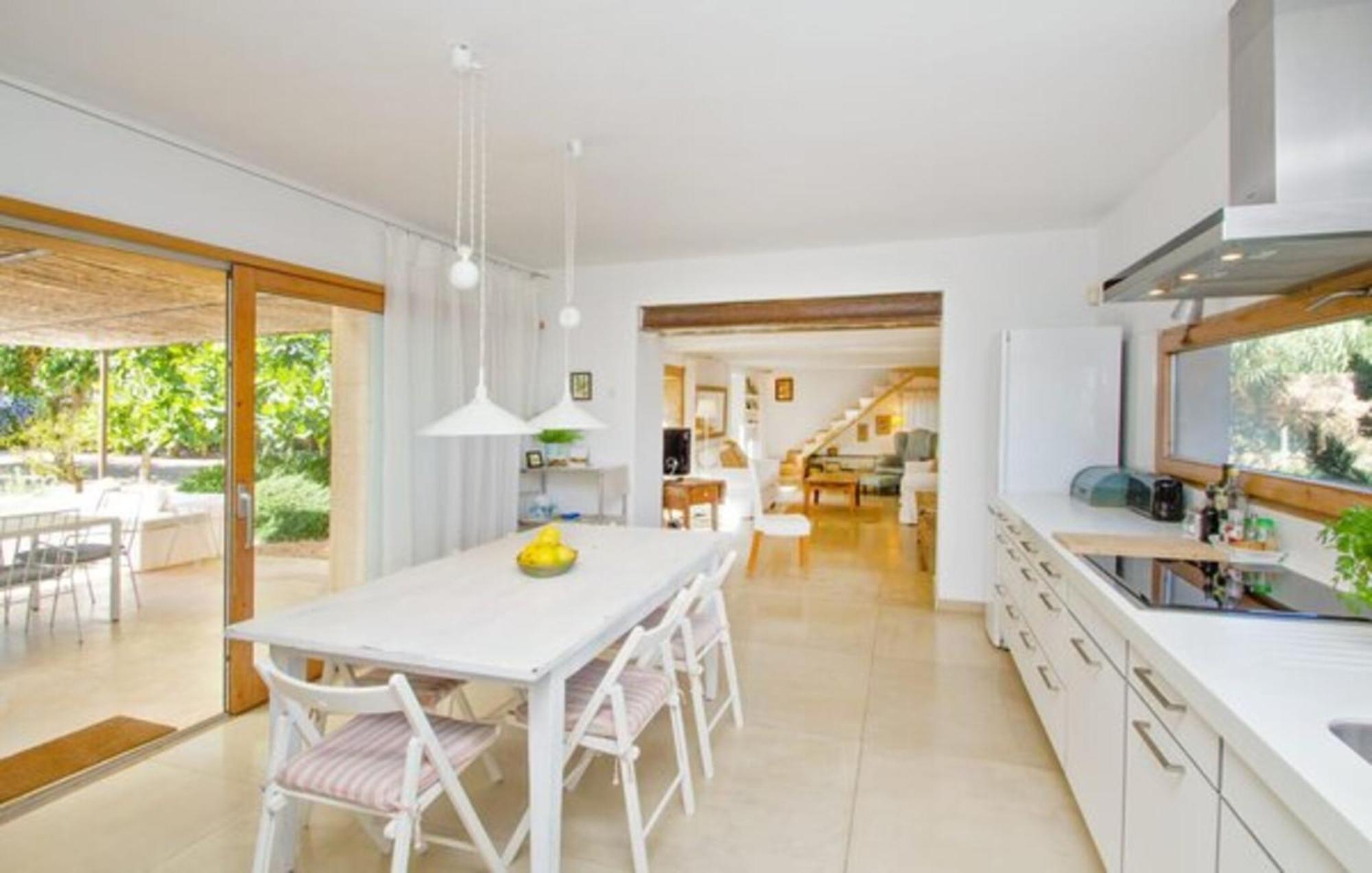 Jara Villa