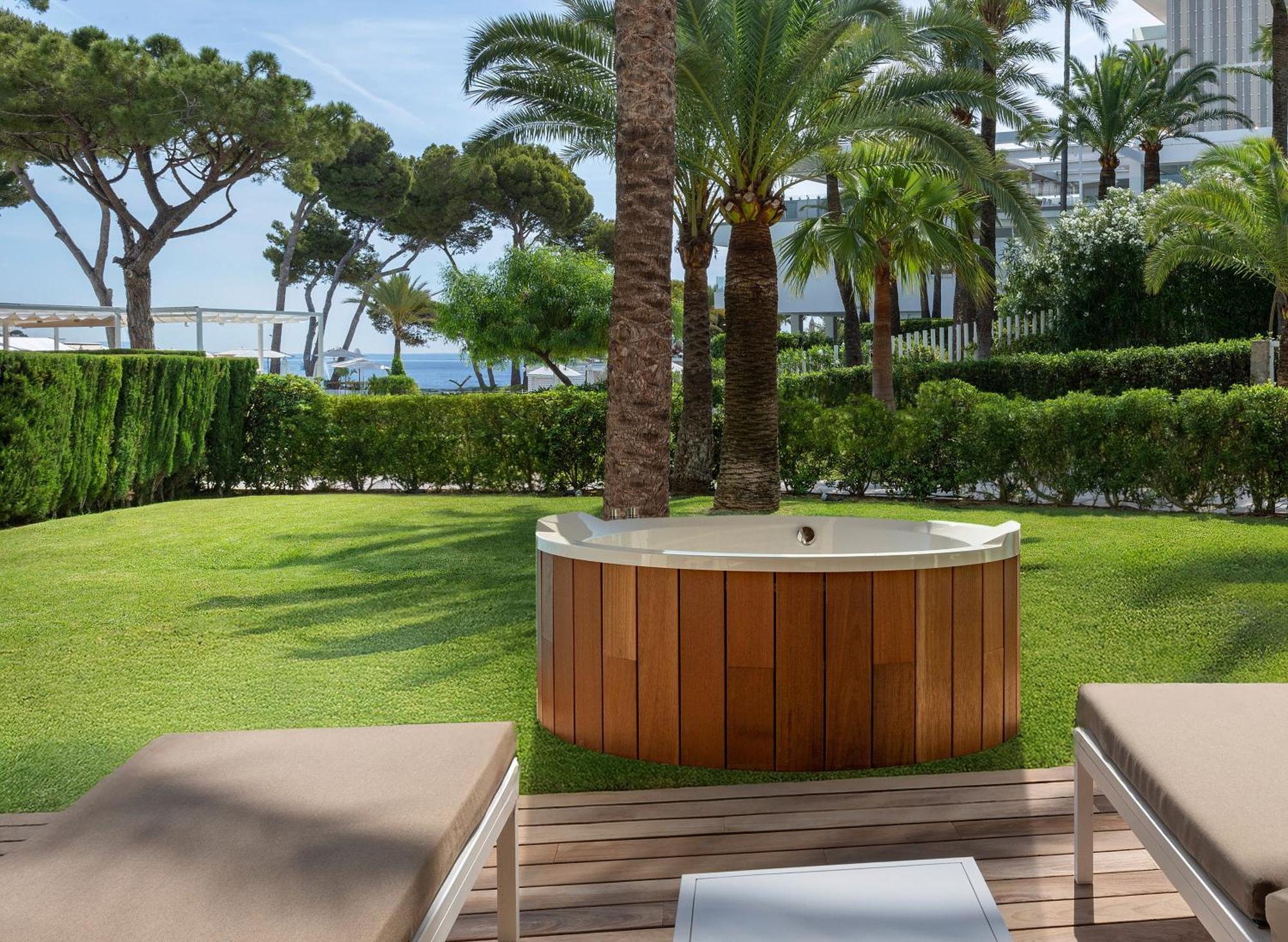 Meliá South Hotel 4*