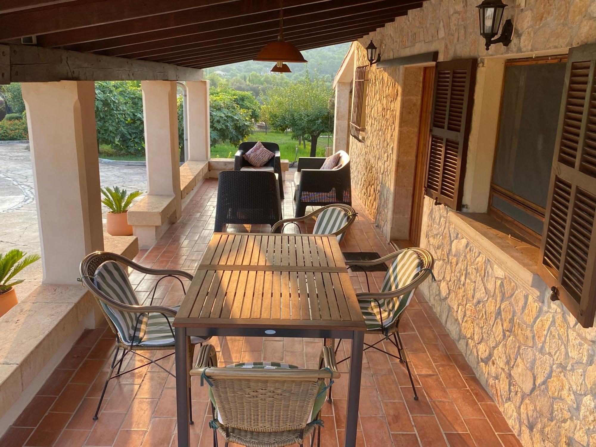 Lovely 10 Minutes Walk To Center Square Villa *