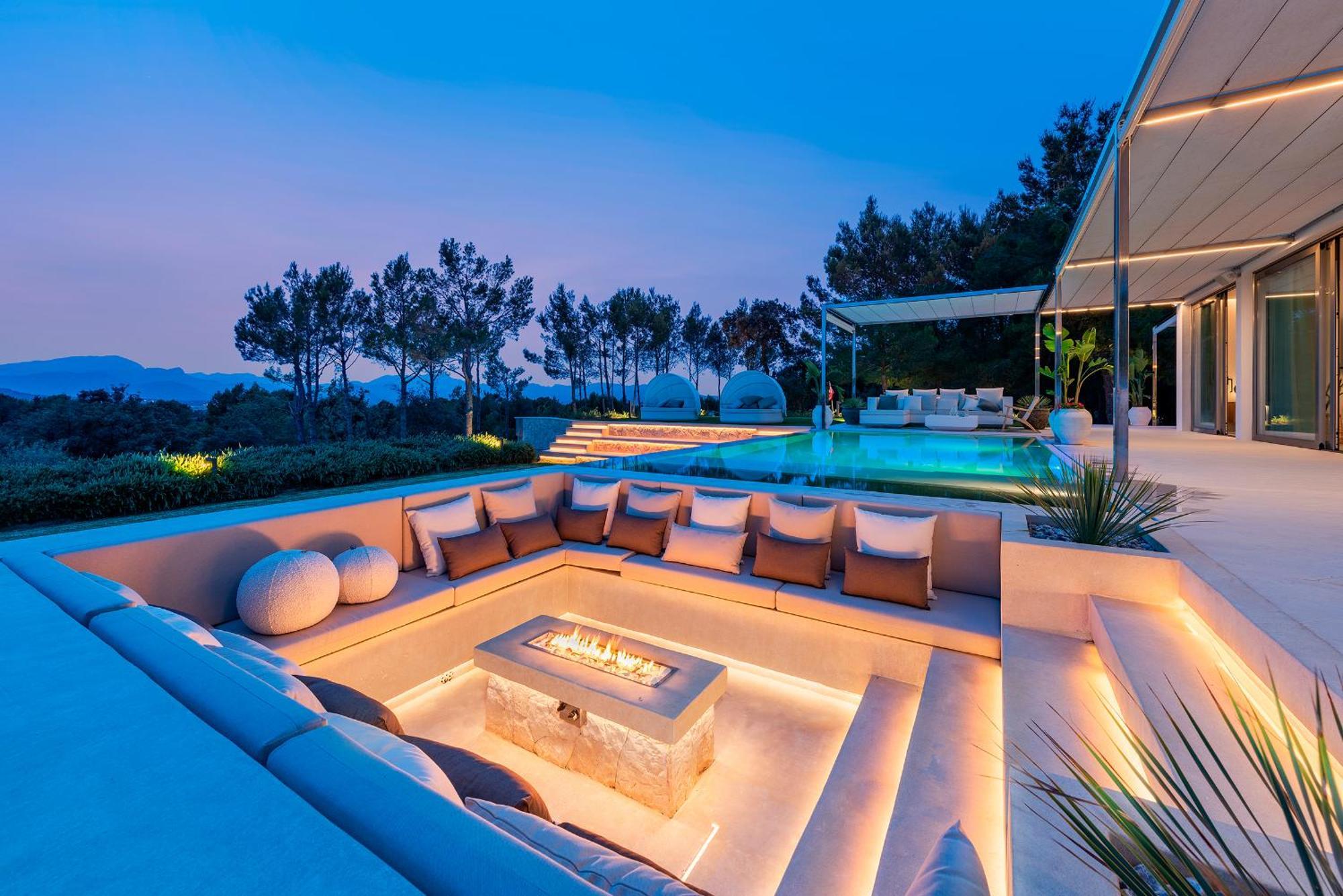 Luxury Privacy & Sea Views Villa Alcanada