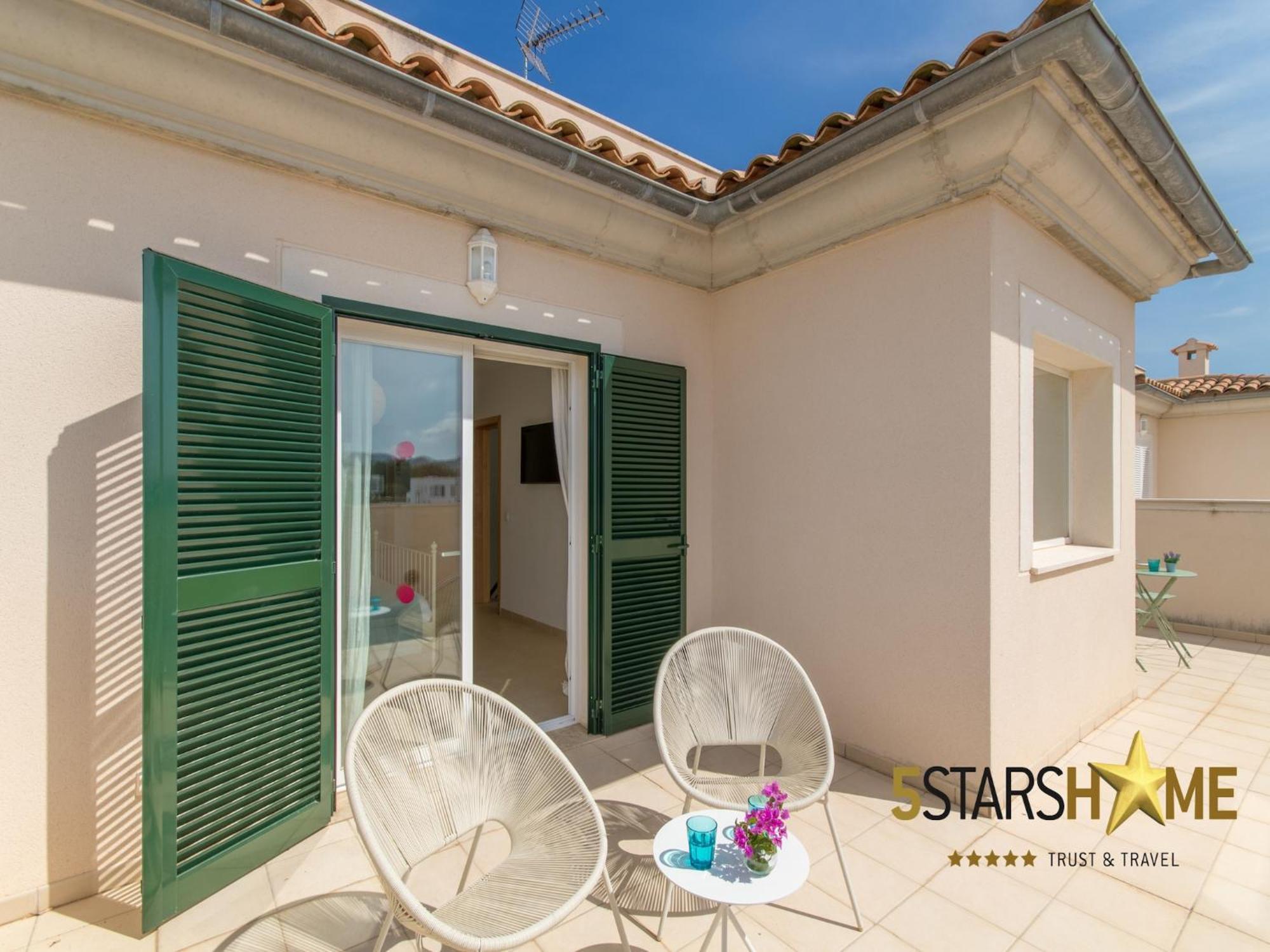 Villa Villa, 200 Meters From *