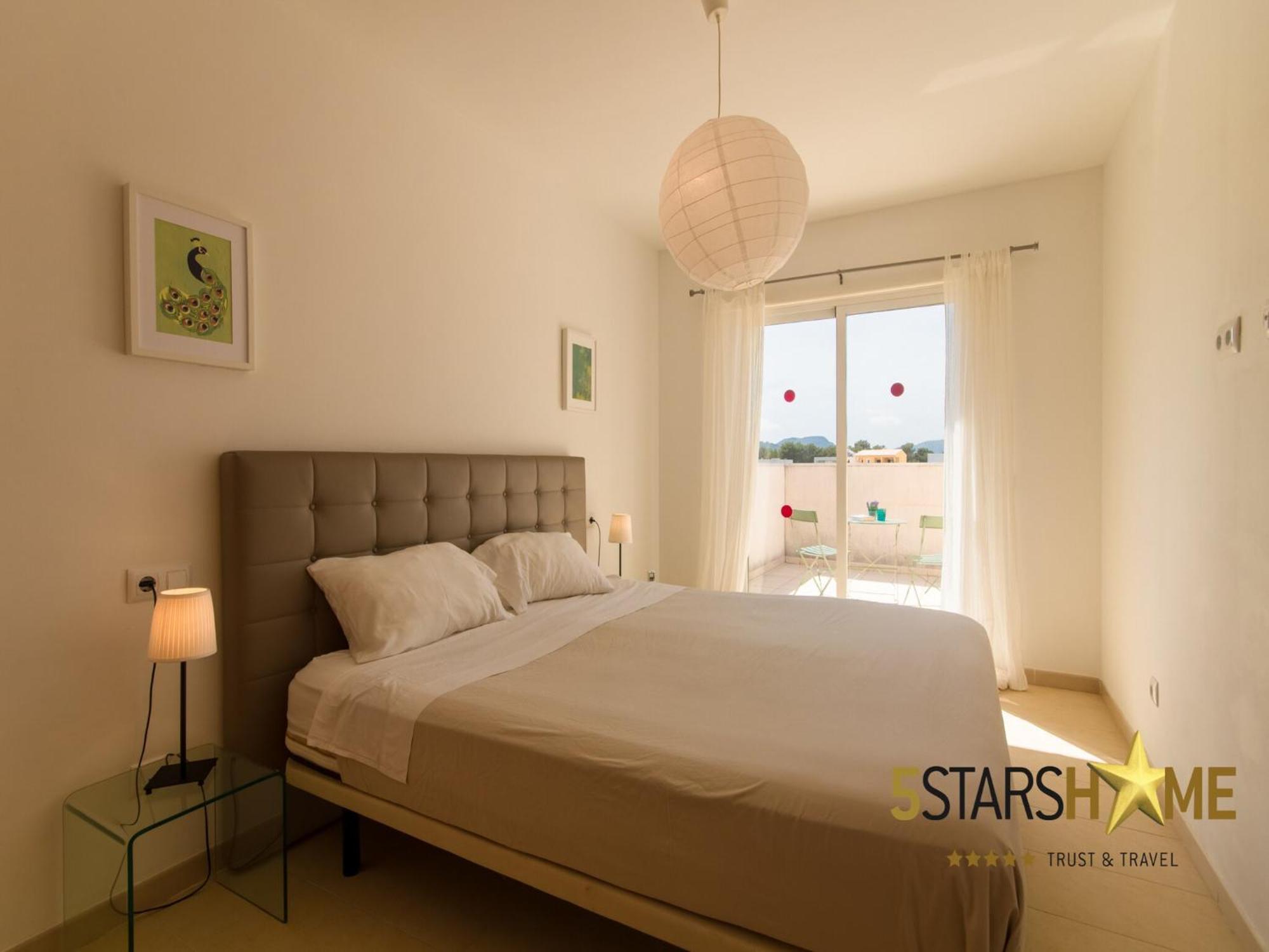 Villa Villa, 200 Meters From *