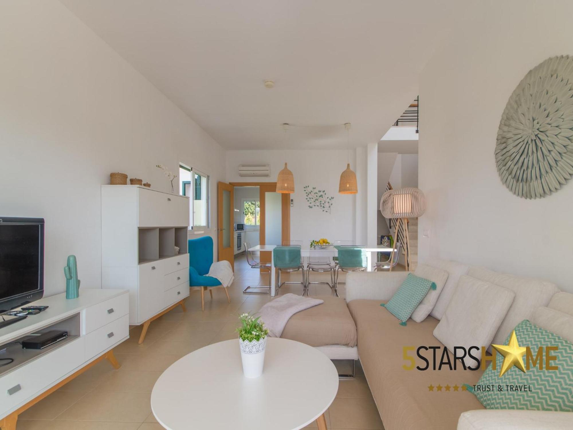 Villa, 200 Meters From *