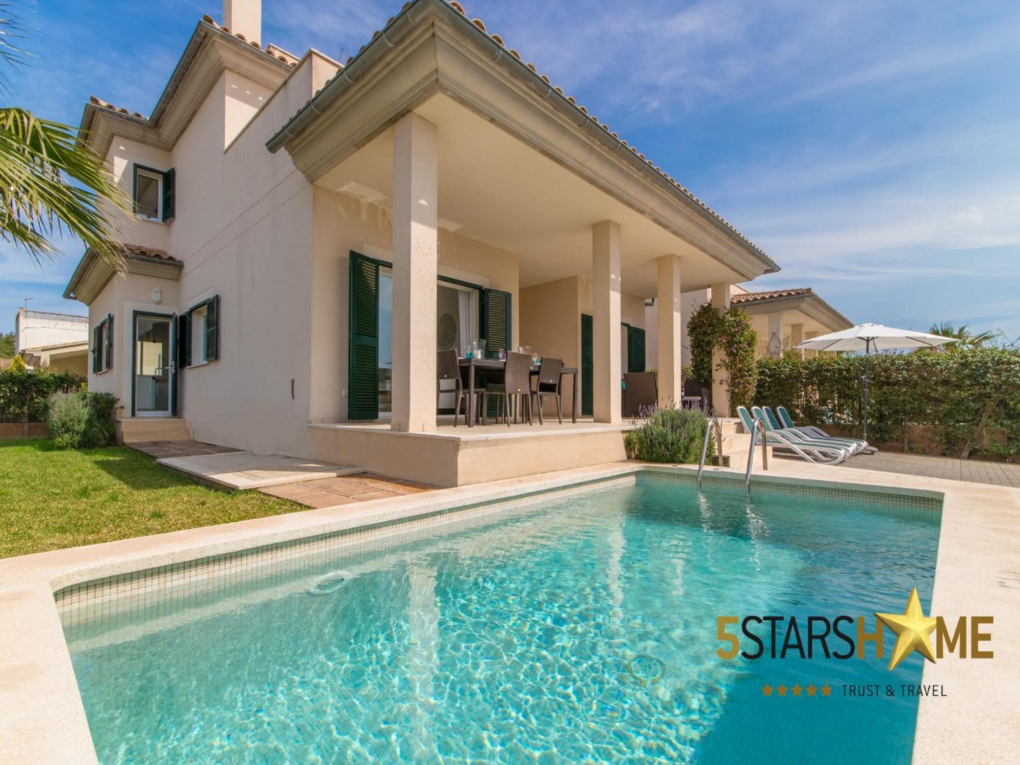 Villa, 200 Meters From *