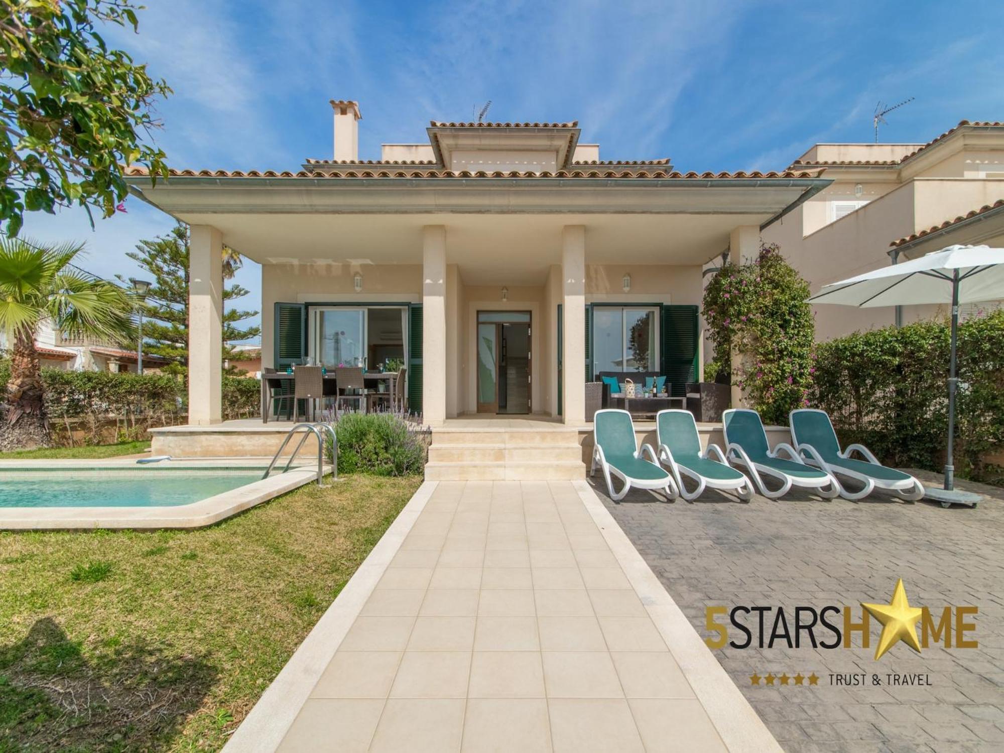 Villa, 200 Meters From Alcúdia