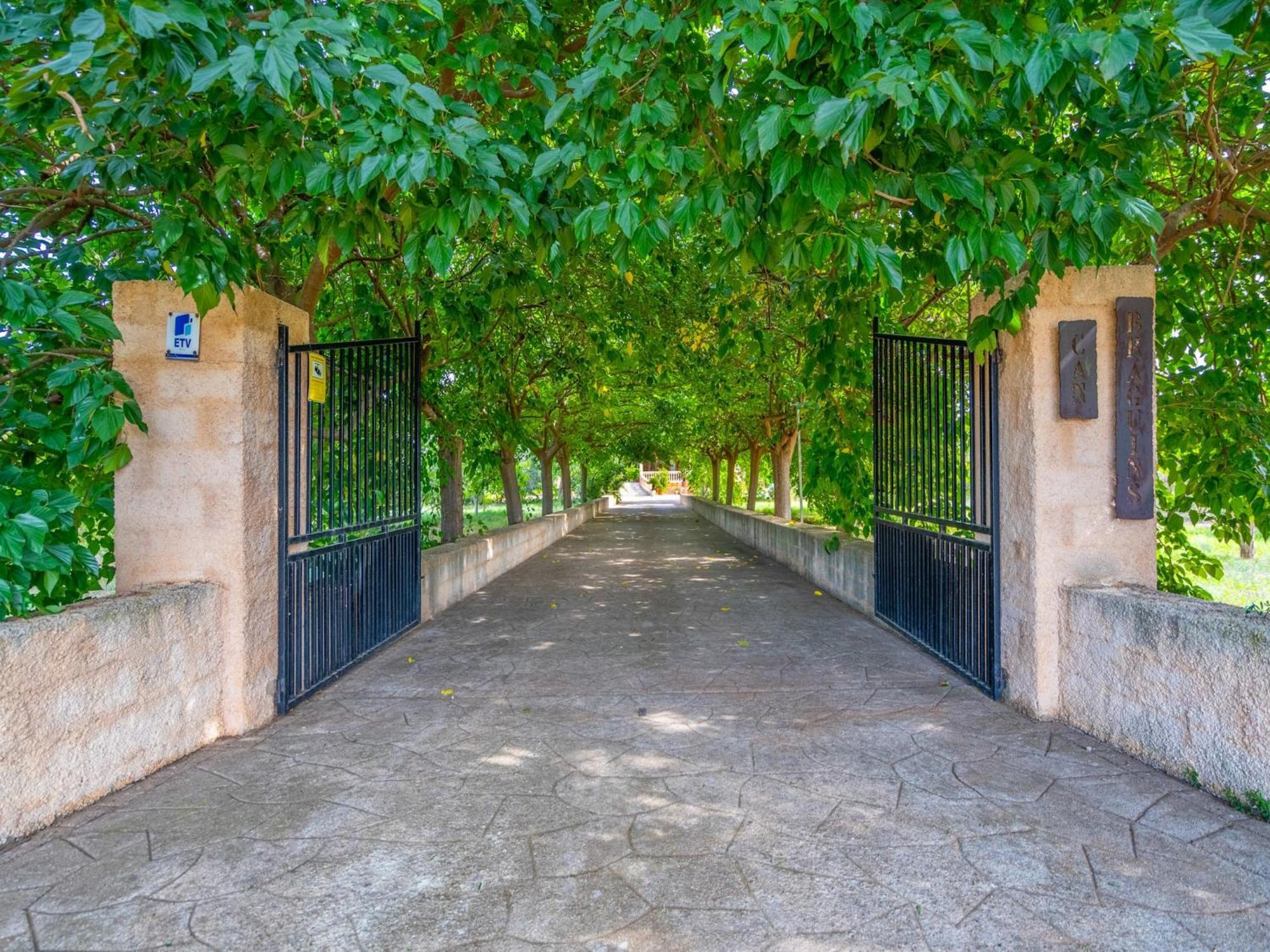 Near Platja De Muro Villa Búger