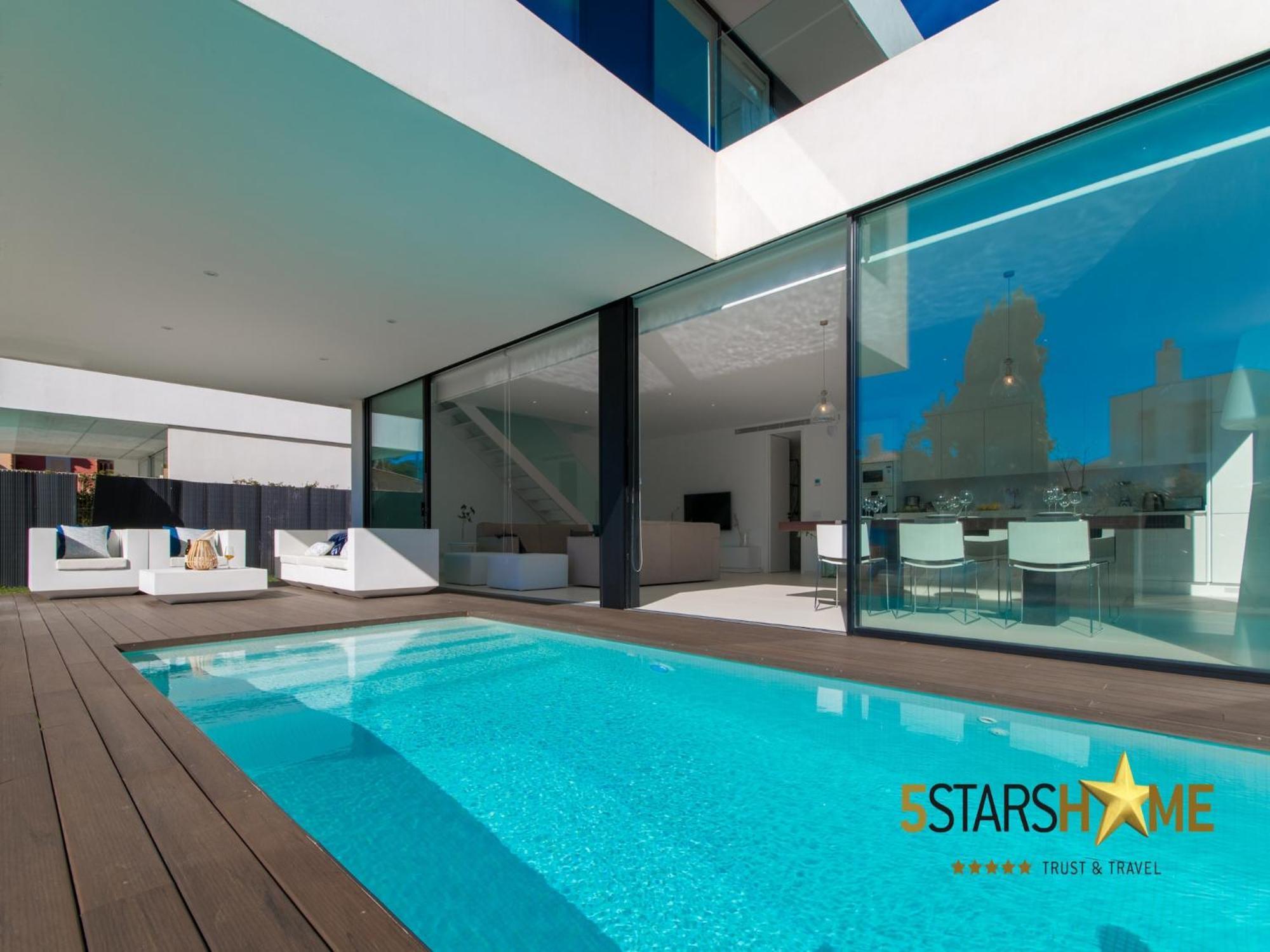 Villa, 180m To Sandy *