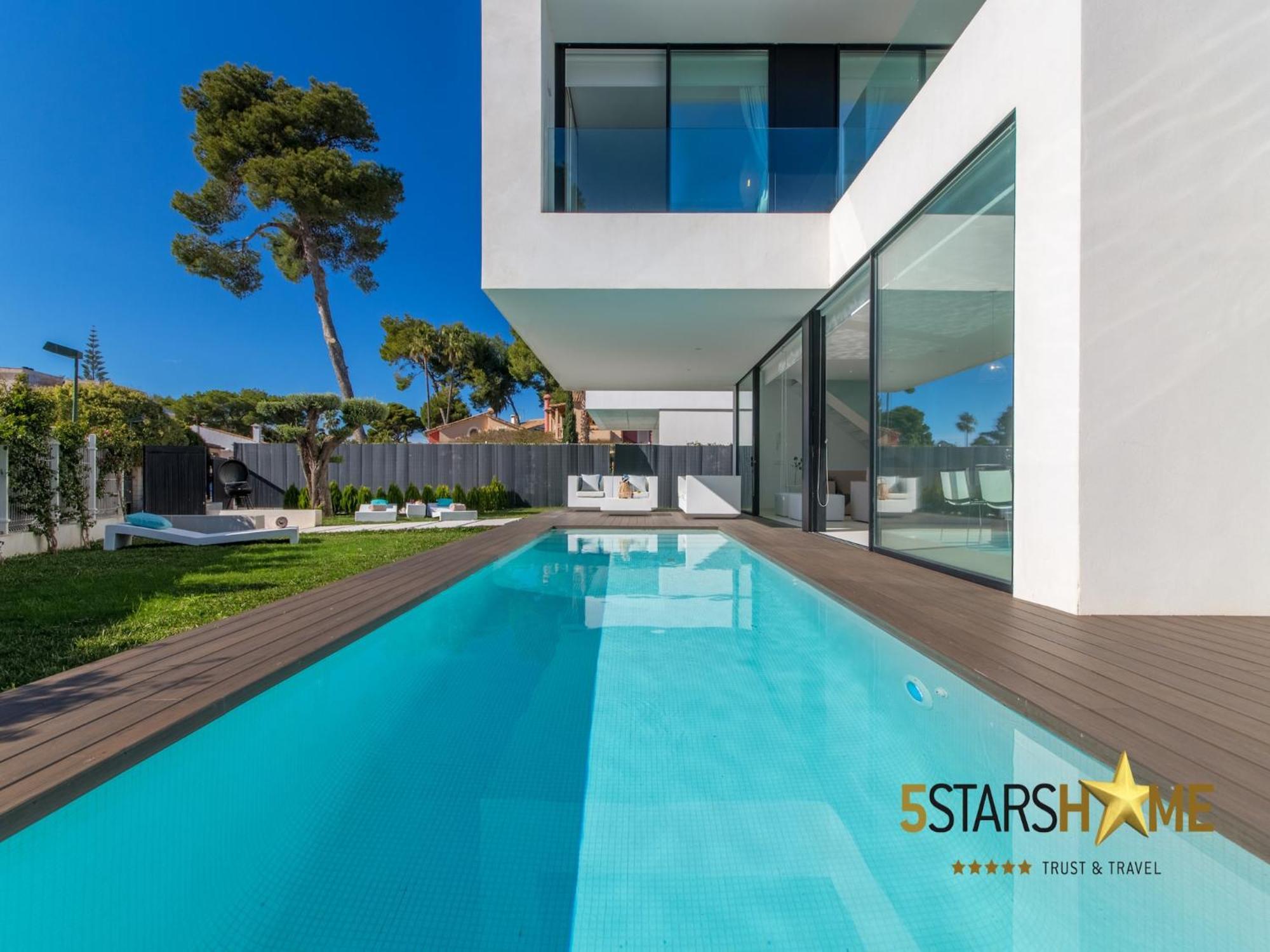 Villa, 180m To Sandy Villa