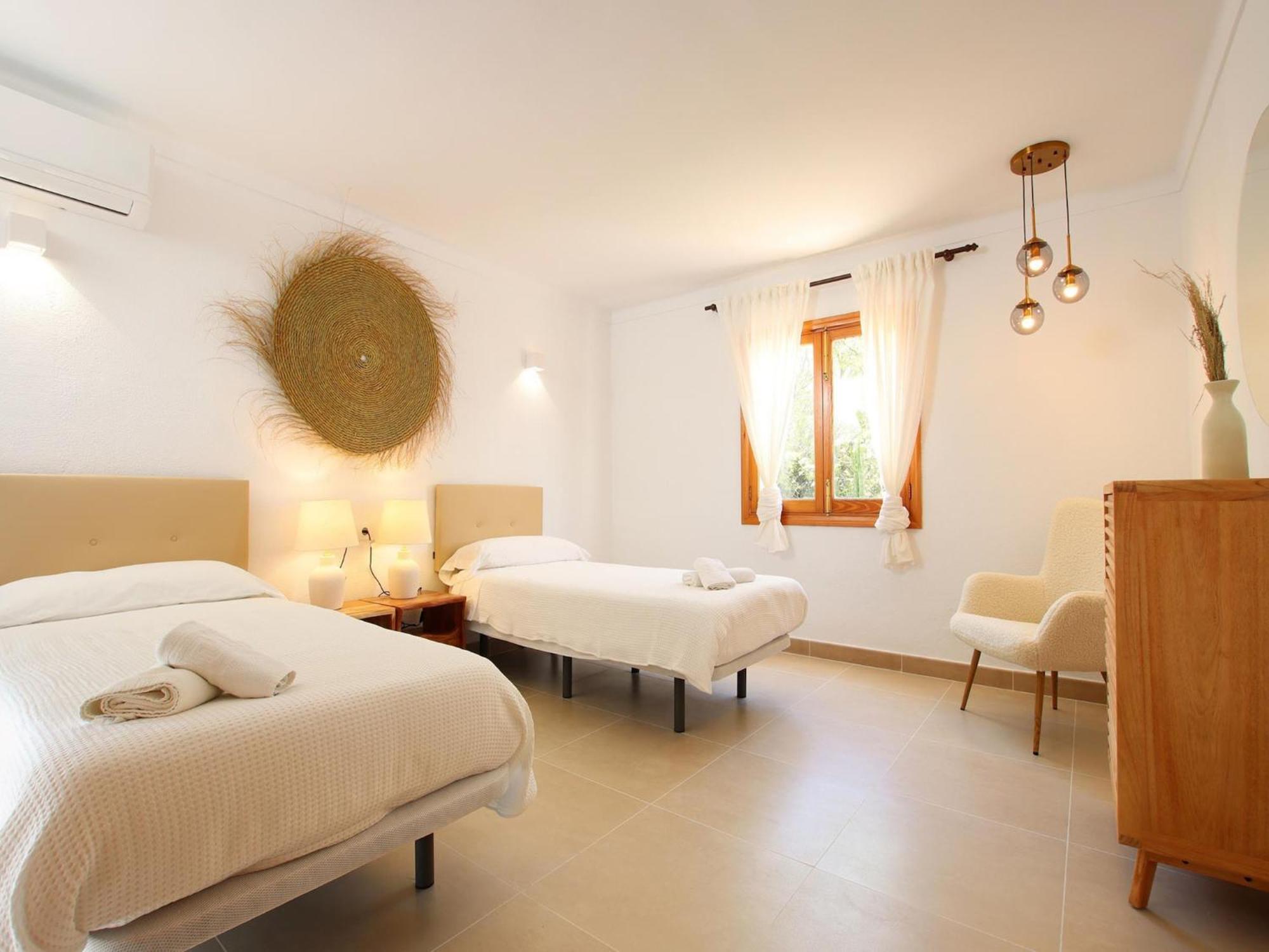 Luxury Retreat In Villa *