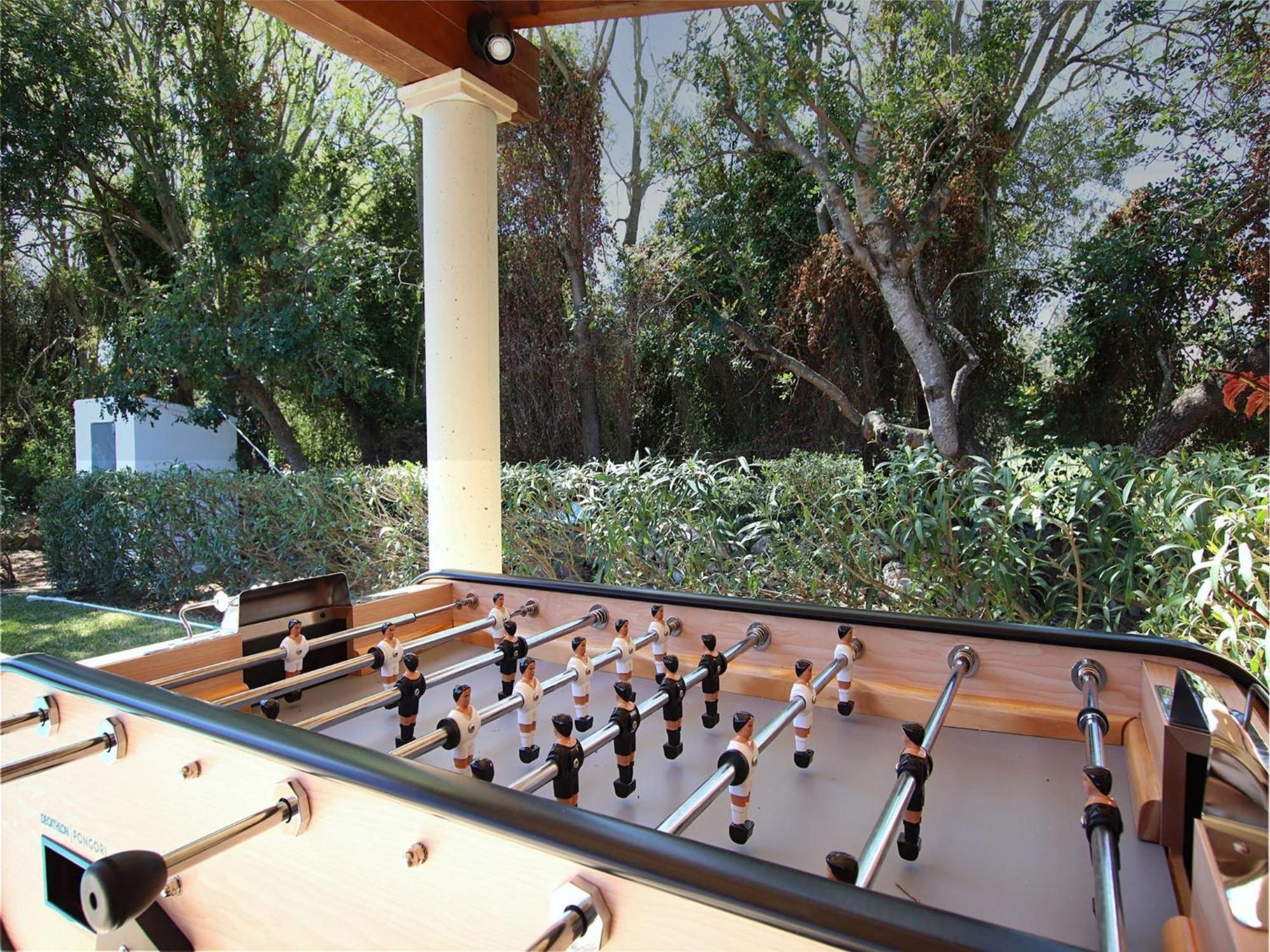 Luxury Retreat In *