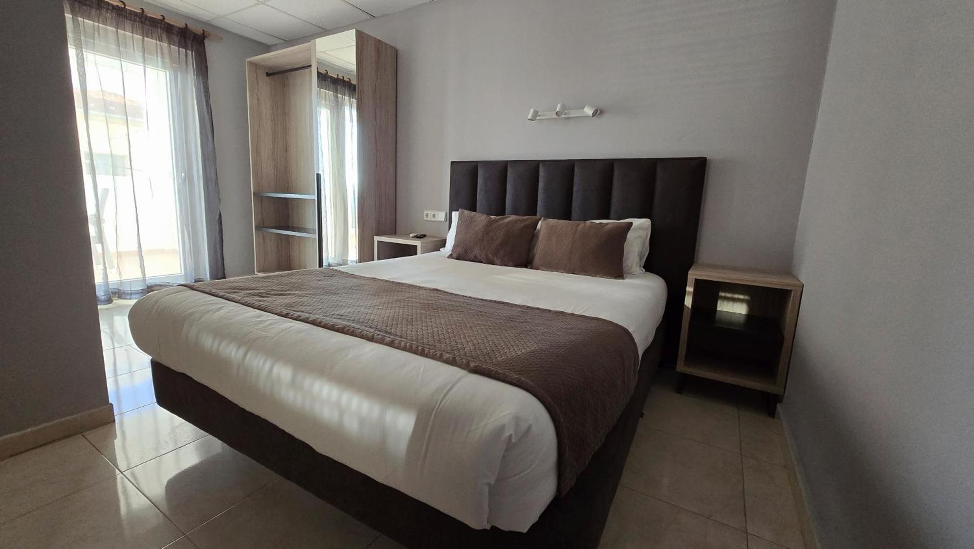 Q-royal Hotel *