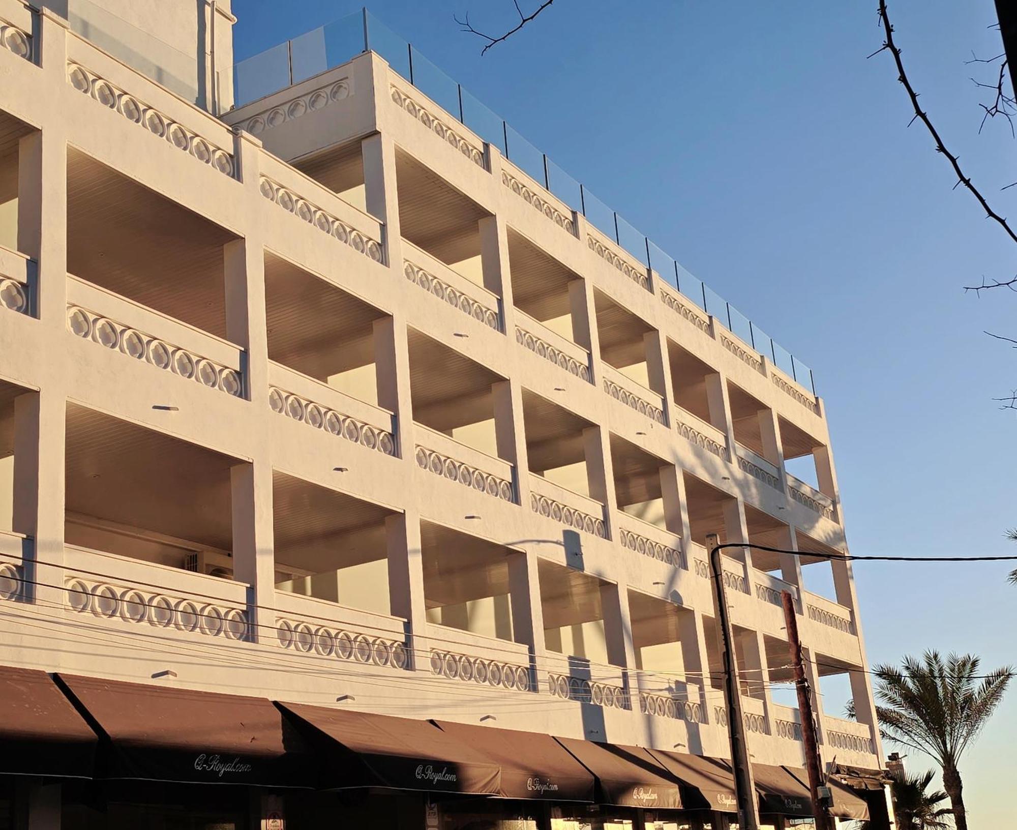 Q-royal Hotel