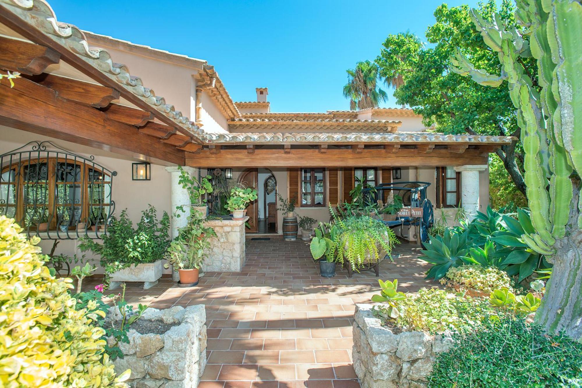 Owl Suavet Petit - Exclusive With A Stunning Pool *