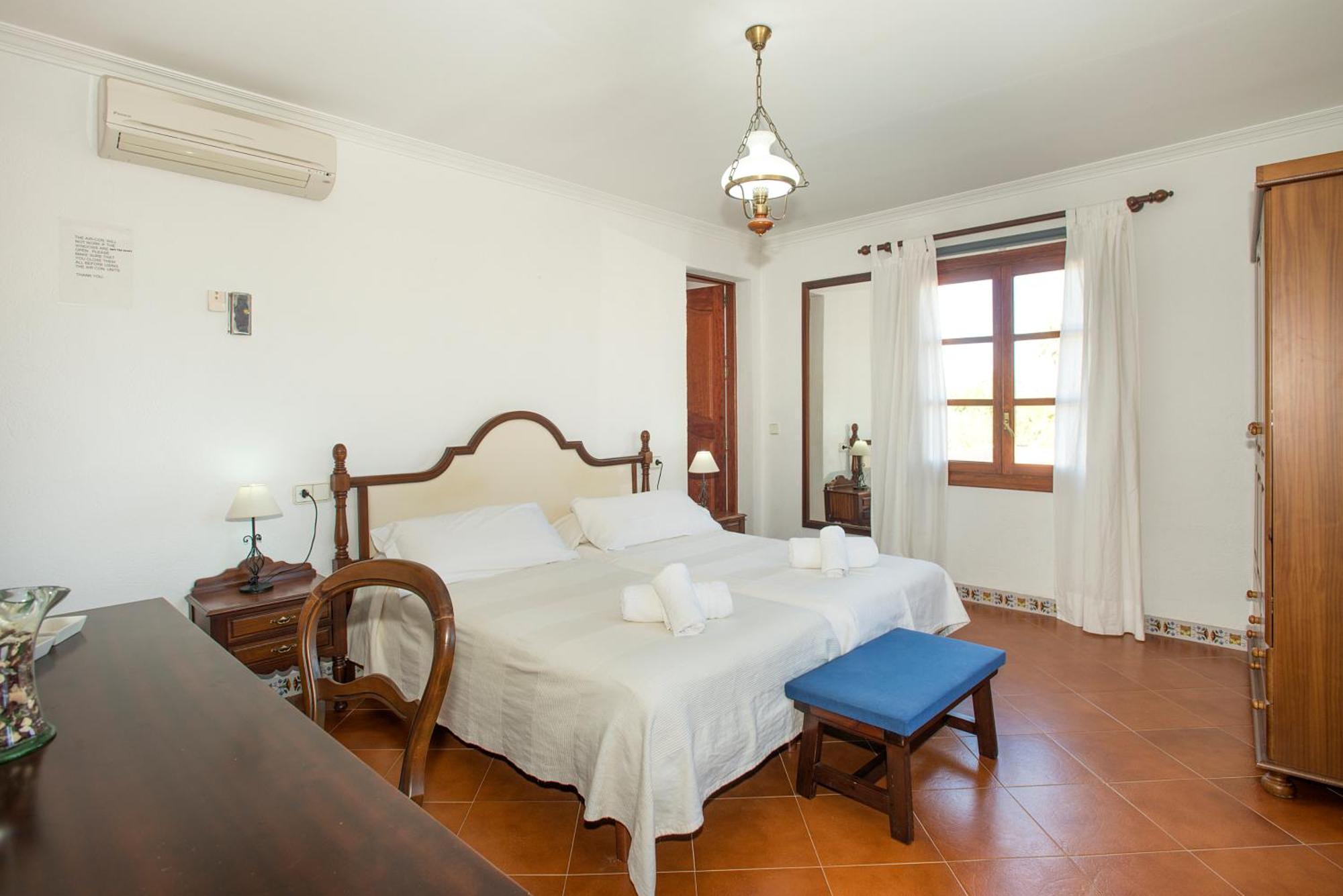 Villa Owl Suavet Petit - Exclusive With A Stunning Pool