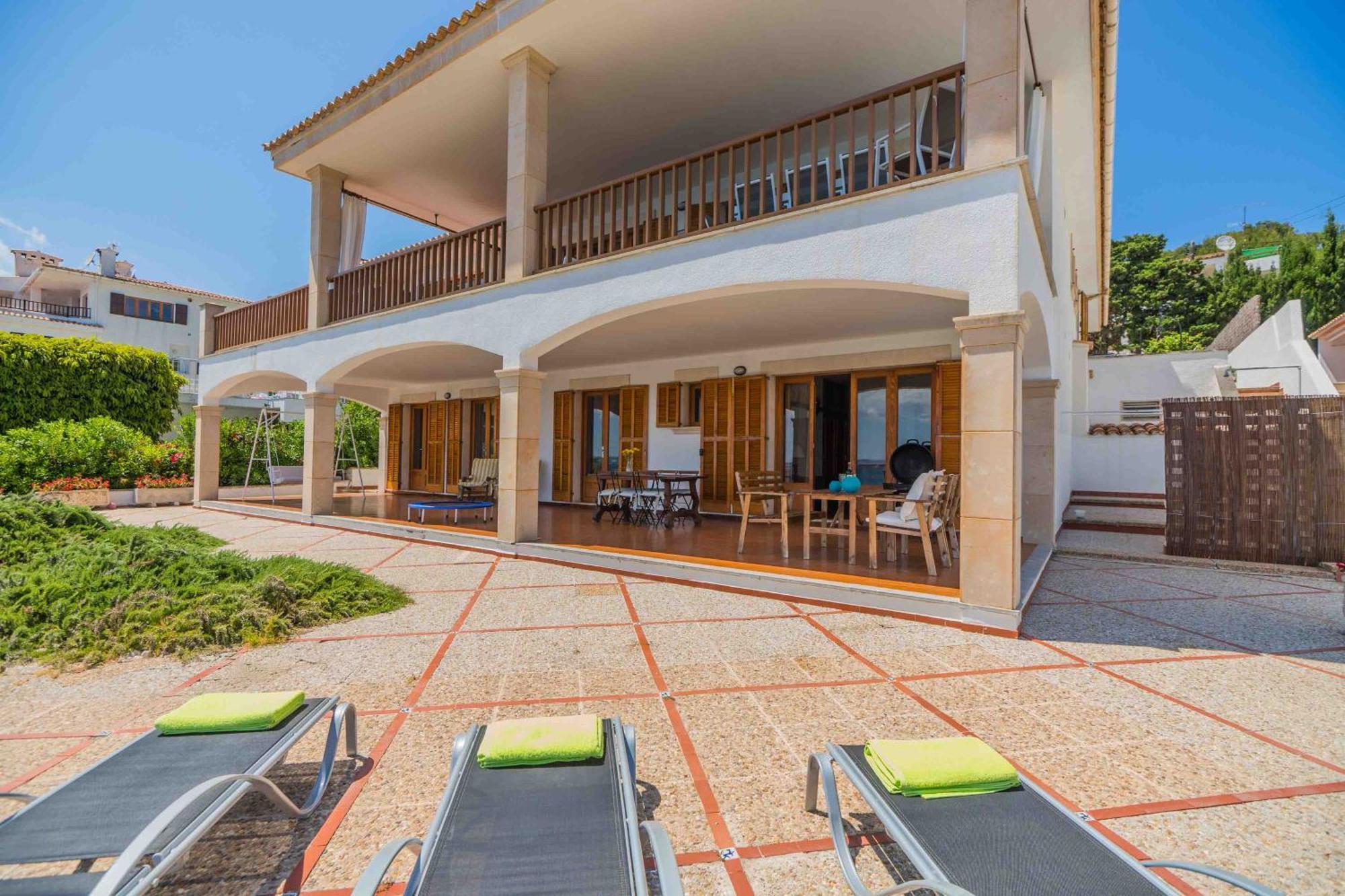 Torrens Villa *