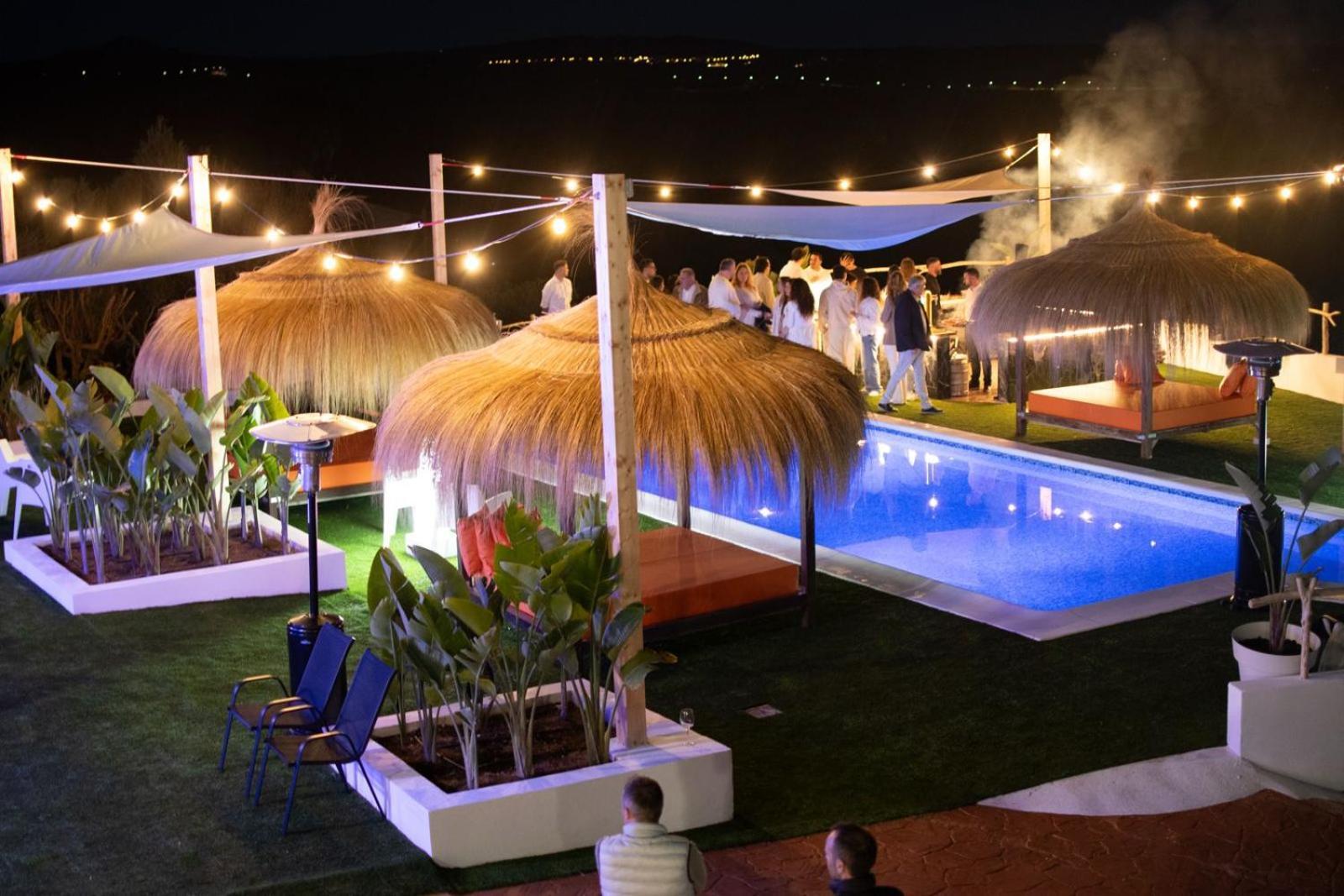 Sunset Boulevard Lujoo Villa