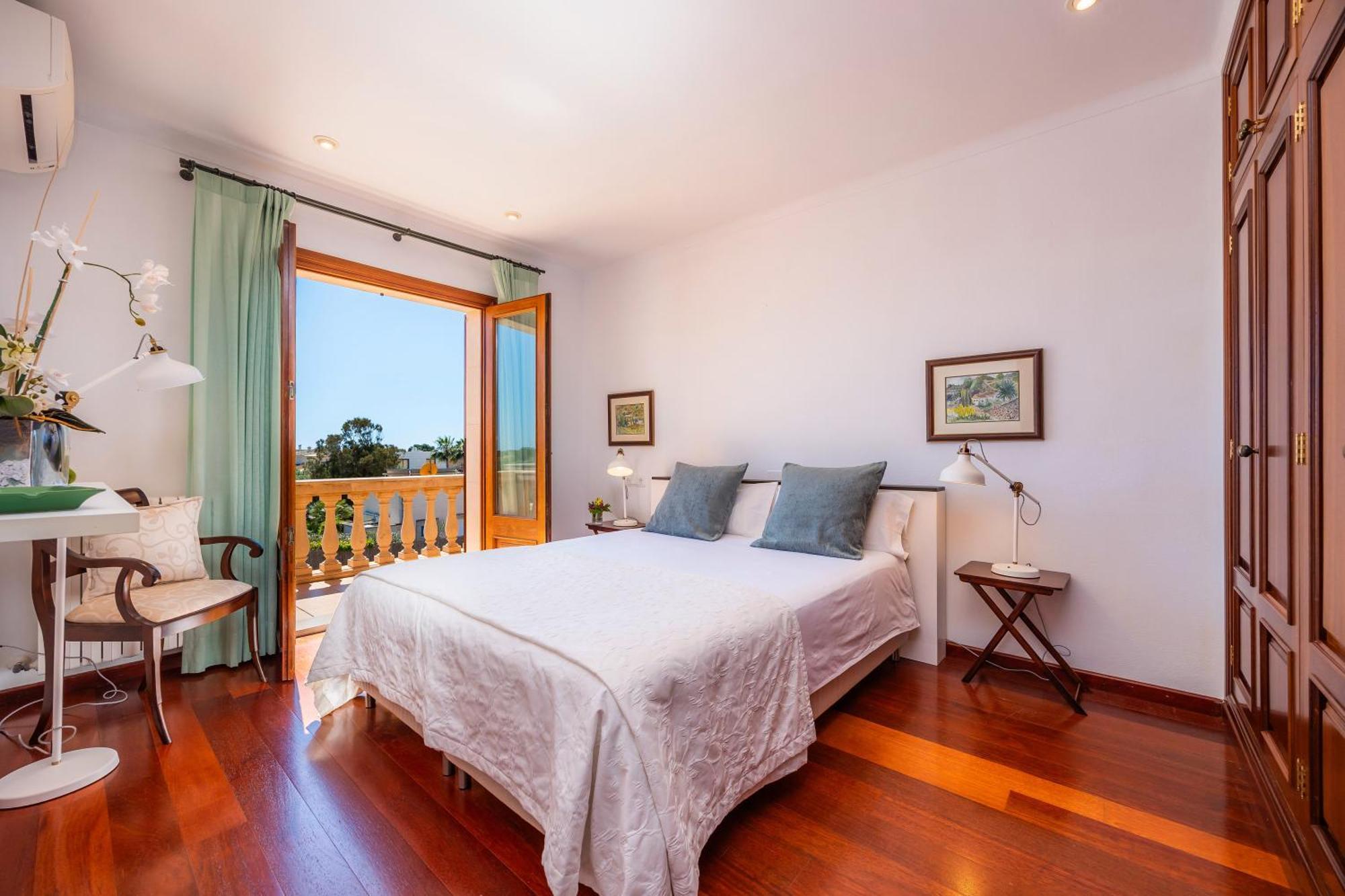 Villa Copinya Blanca *