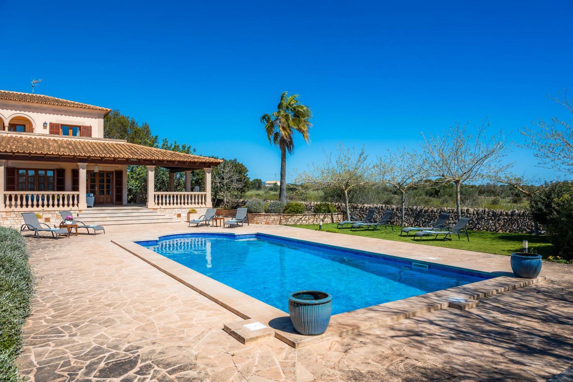 Villa Copinya Blanca