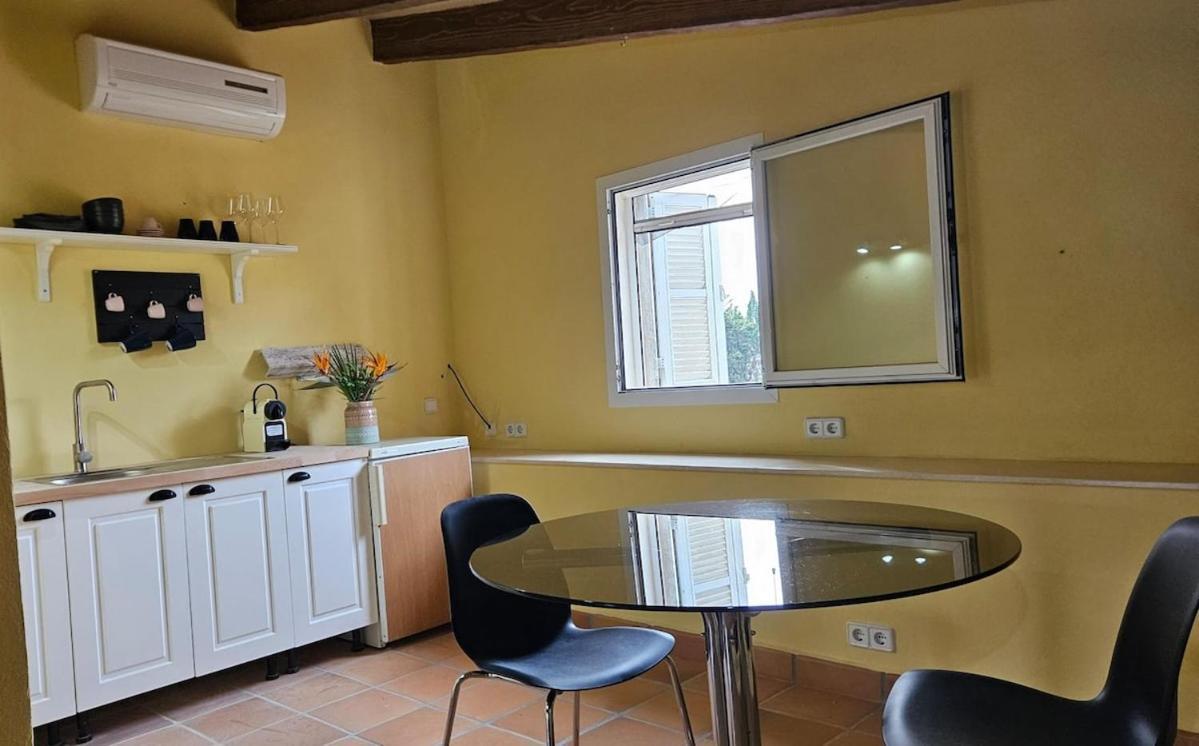 Refugio Spacious Pool Bbq Area And Office Villa