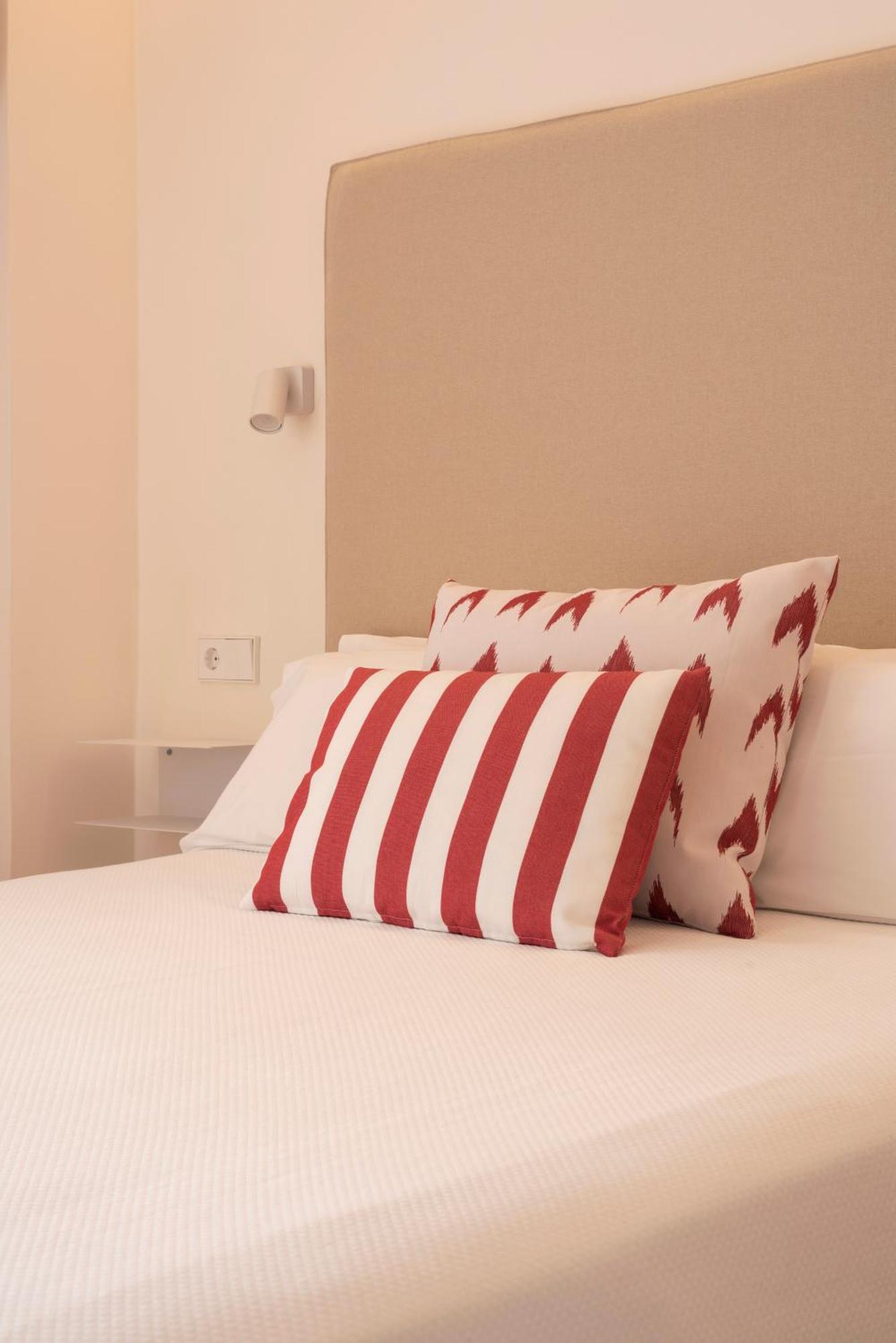 Garau Petit Hotel *