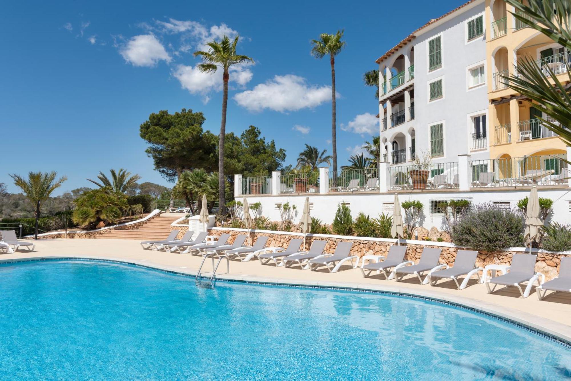 Ona Cala Pi Club Apartahotel 3*