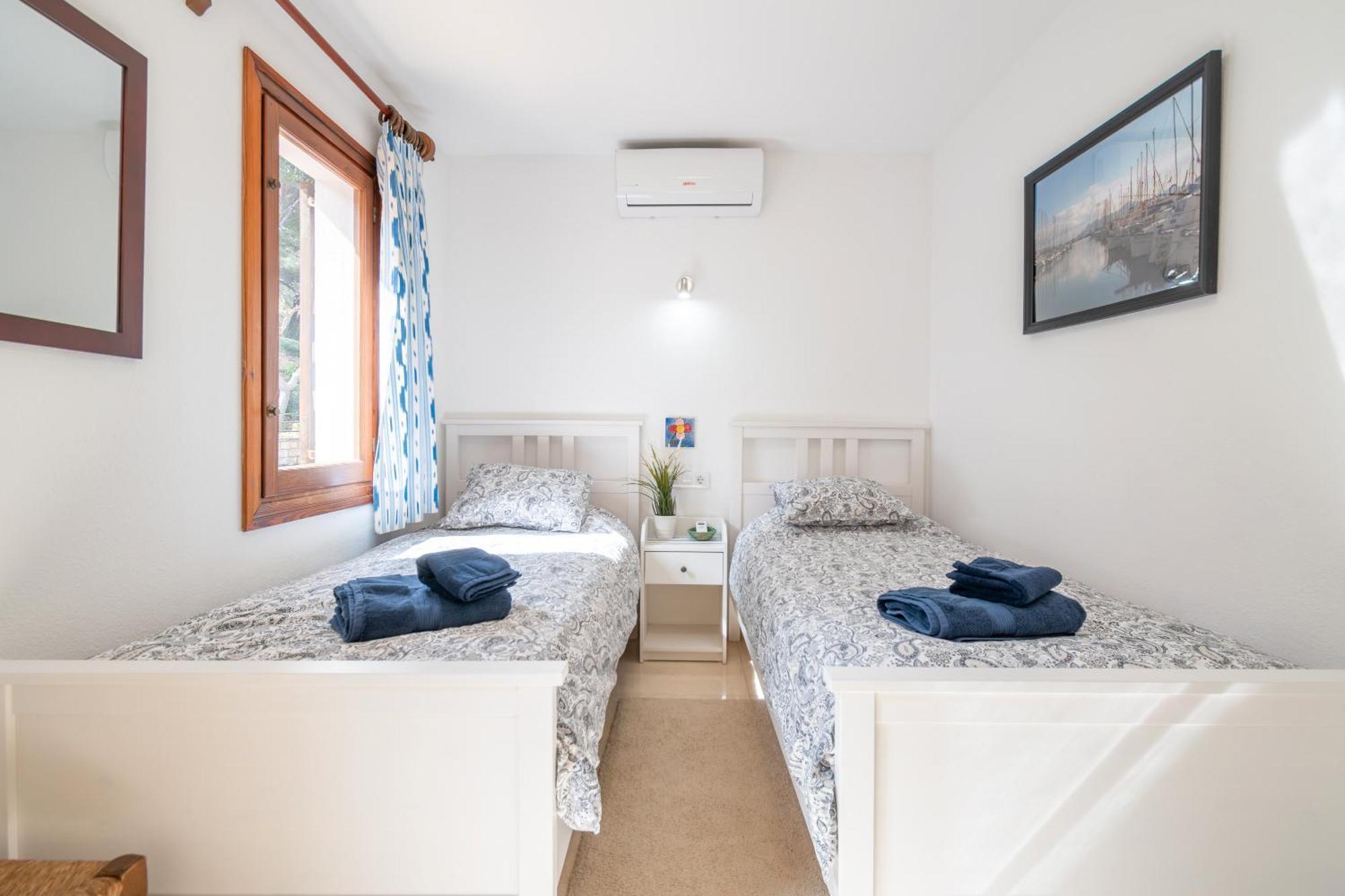 10 Botana Villa
