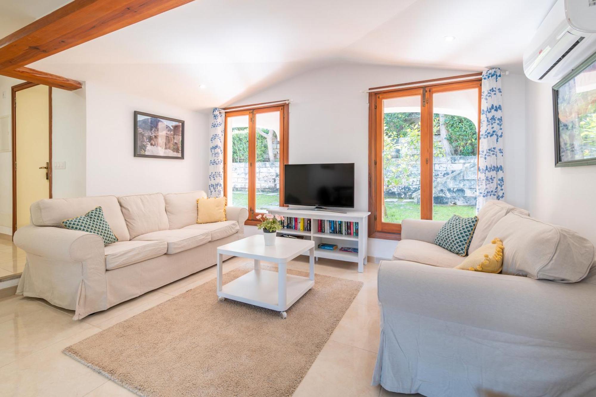 10 Botana Villa Cala de Sant Vicenc
