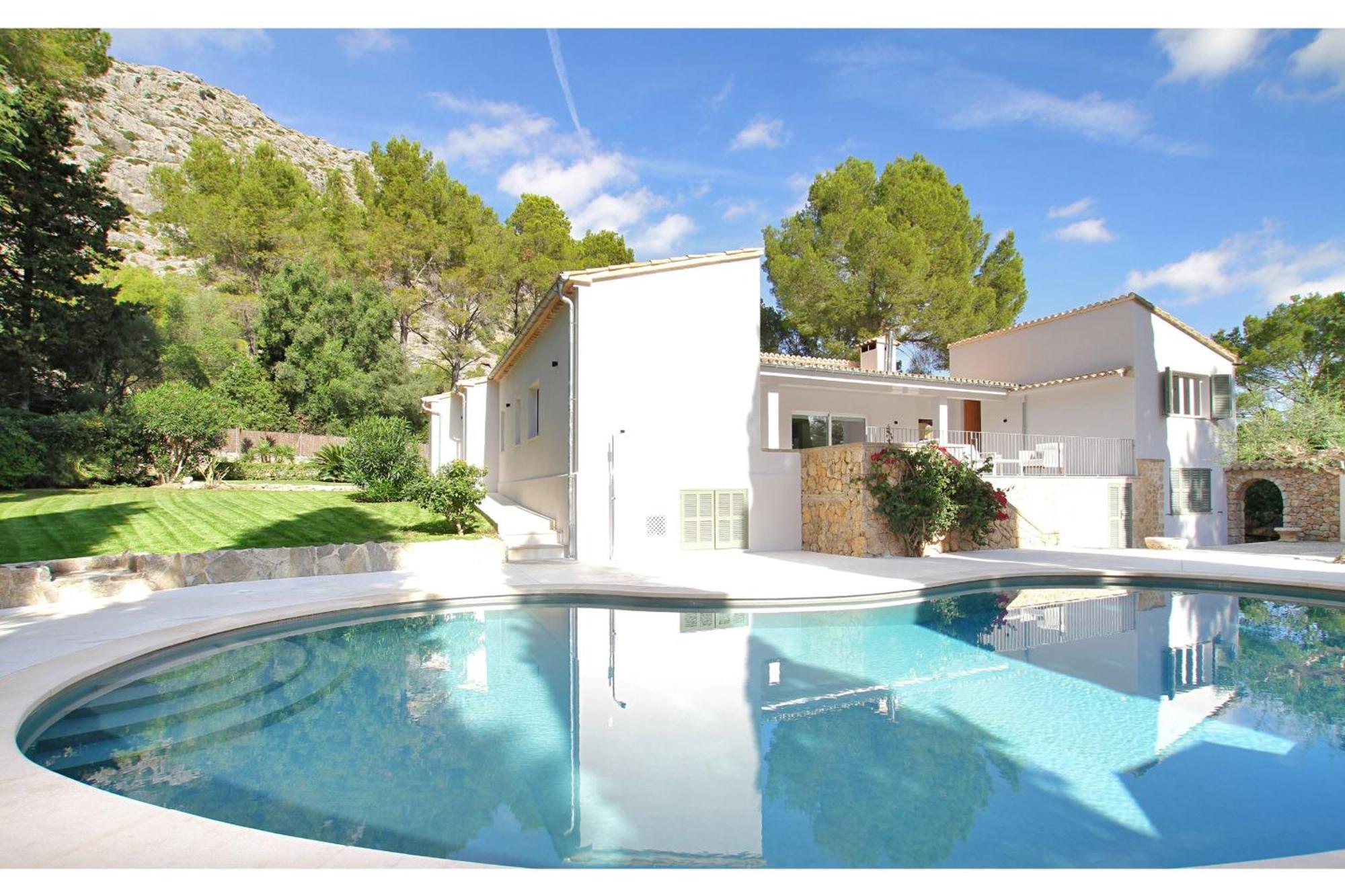 Rueda Villa *