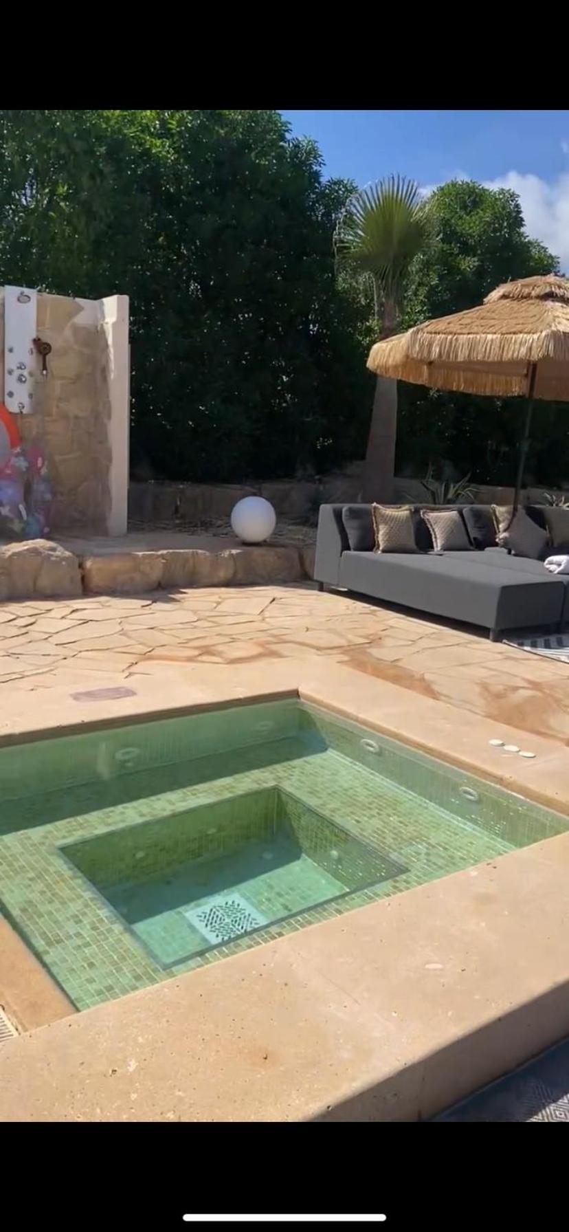 Mallorca 19 Km Montuiri Gallo Negro Santanyi Gesamte Social Media Villa