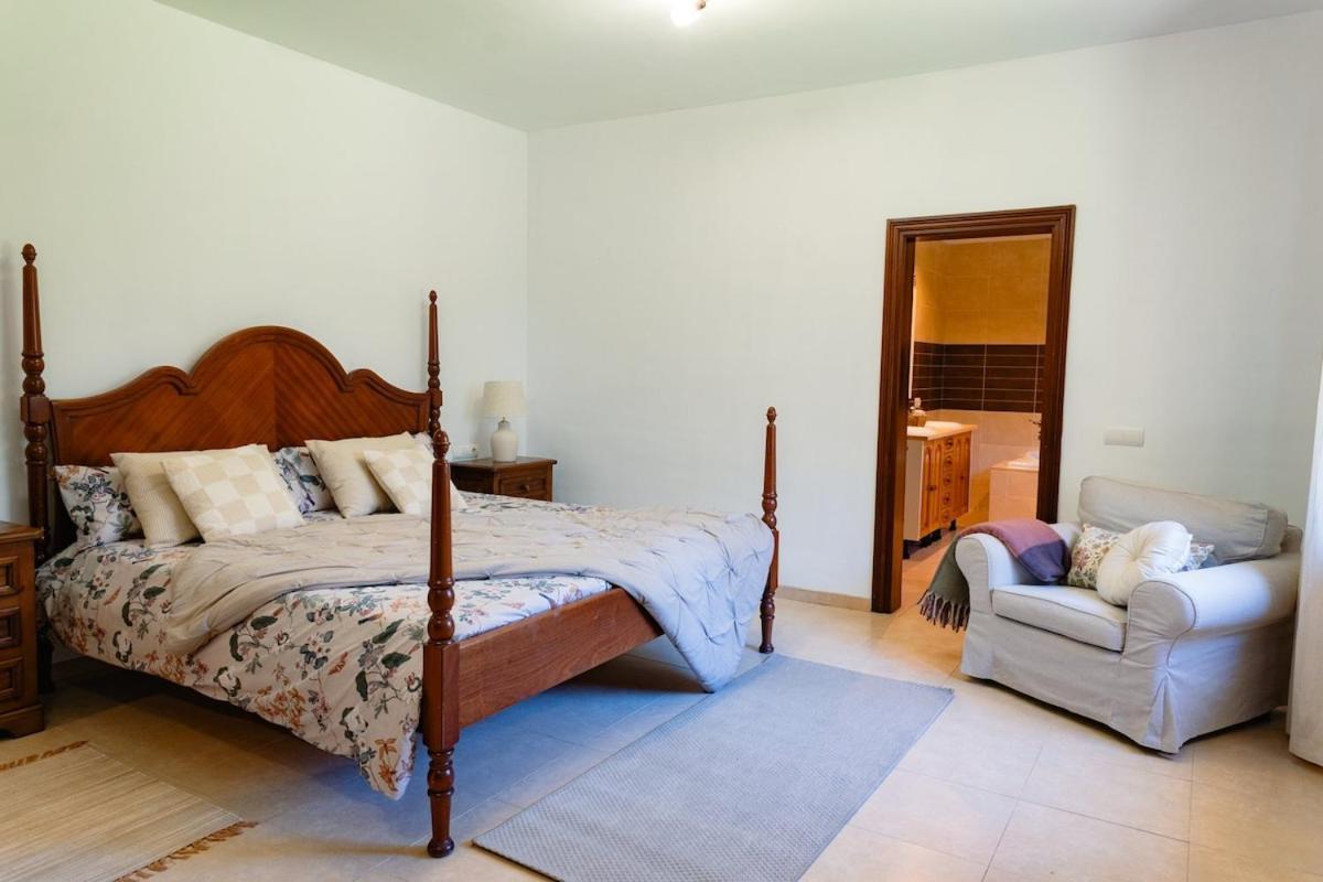 With A Pool In Mallorca For 12 People * Sencelles