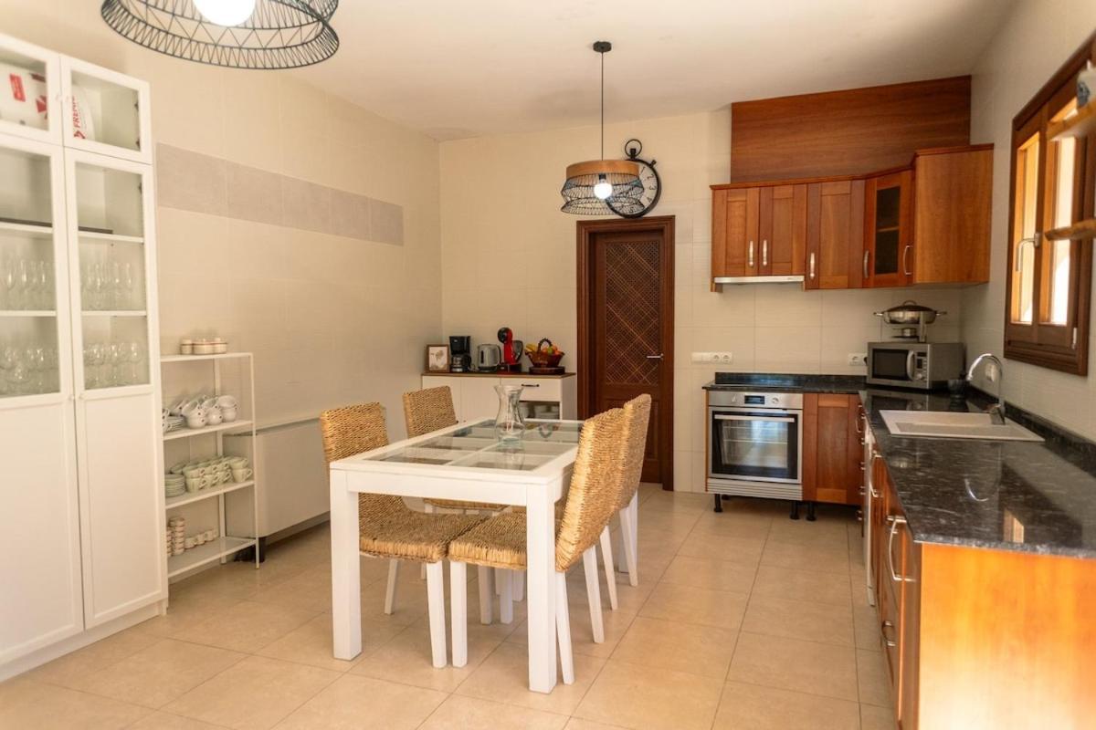 Villa With A Pool In Mallorca For 12 People Sencelles