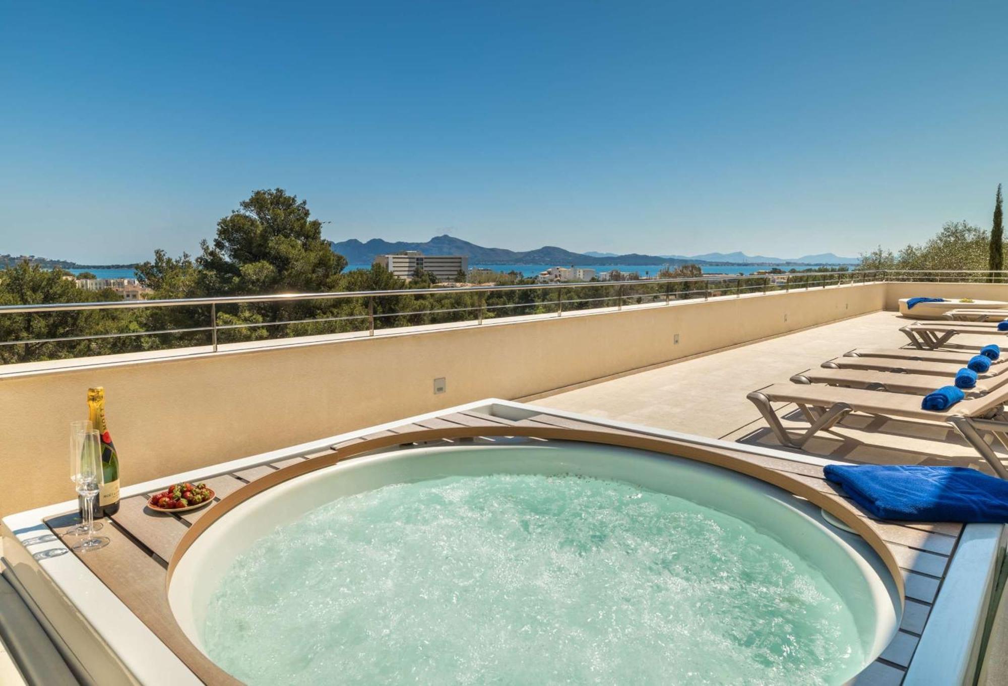 Villa Marvelo *