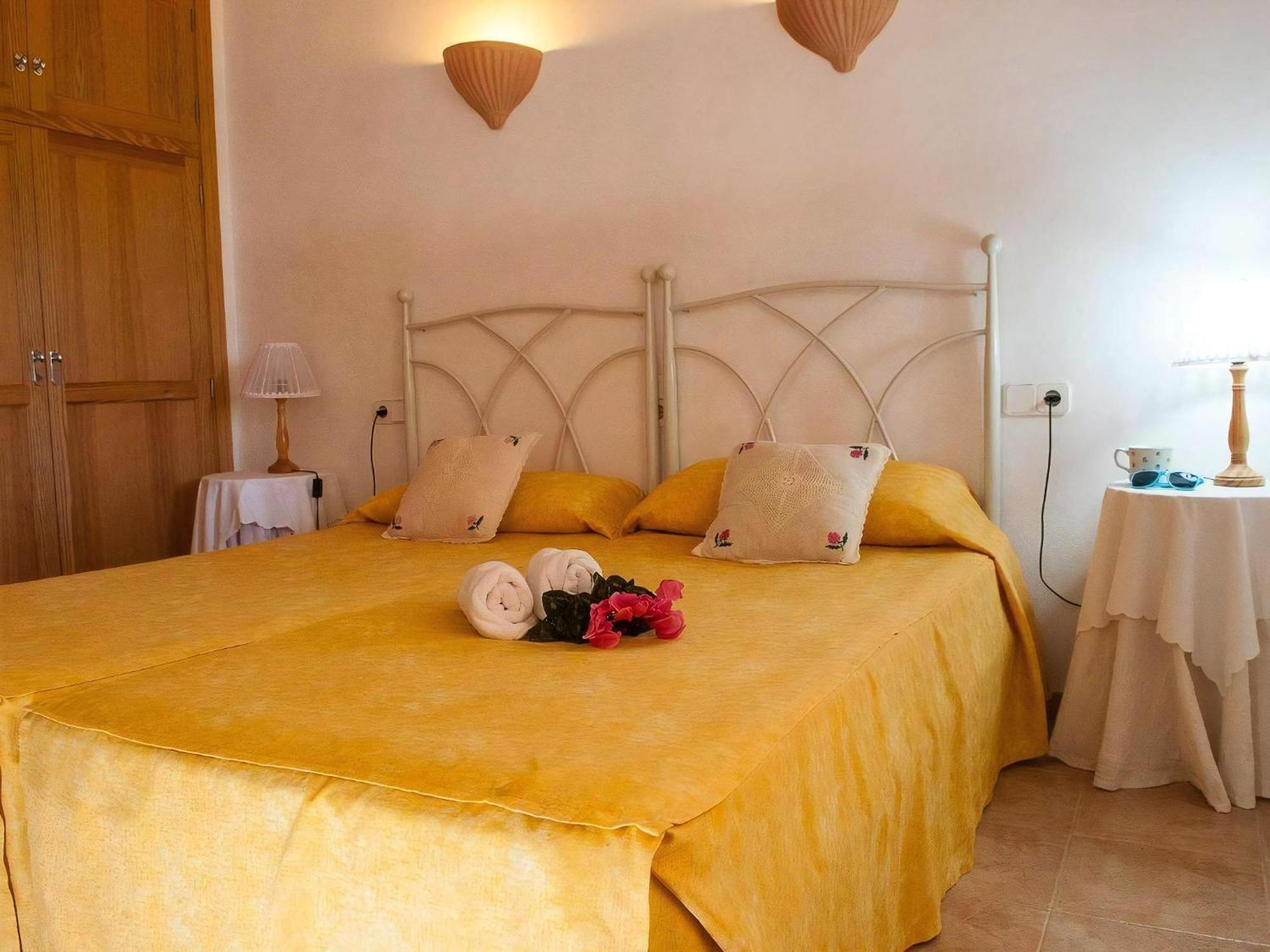 Villa - Cosy 3 Bedroom With Private Pool And Ac Búger