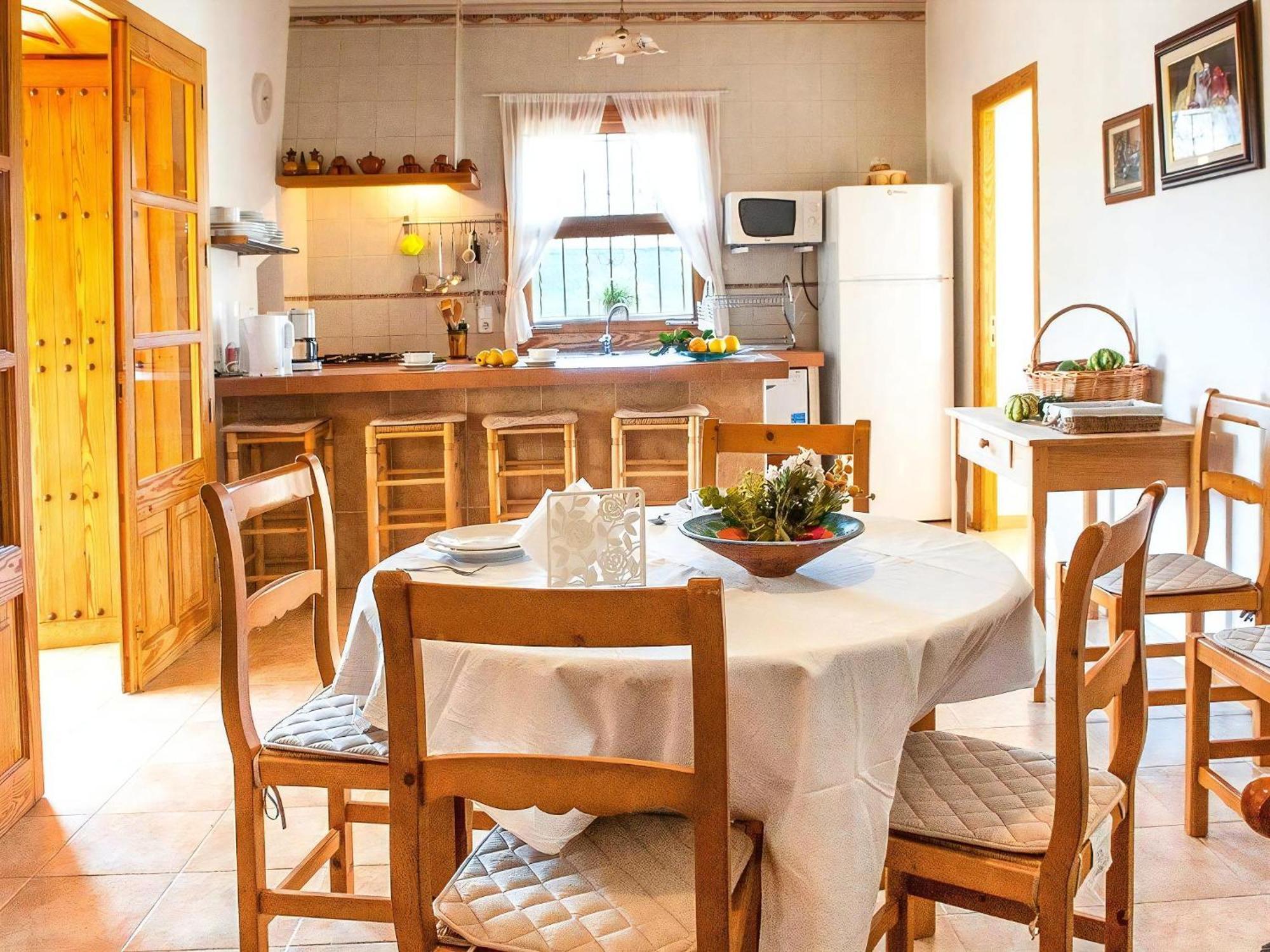 - Cosy 3 Bedroom With Private Pool And Ac *