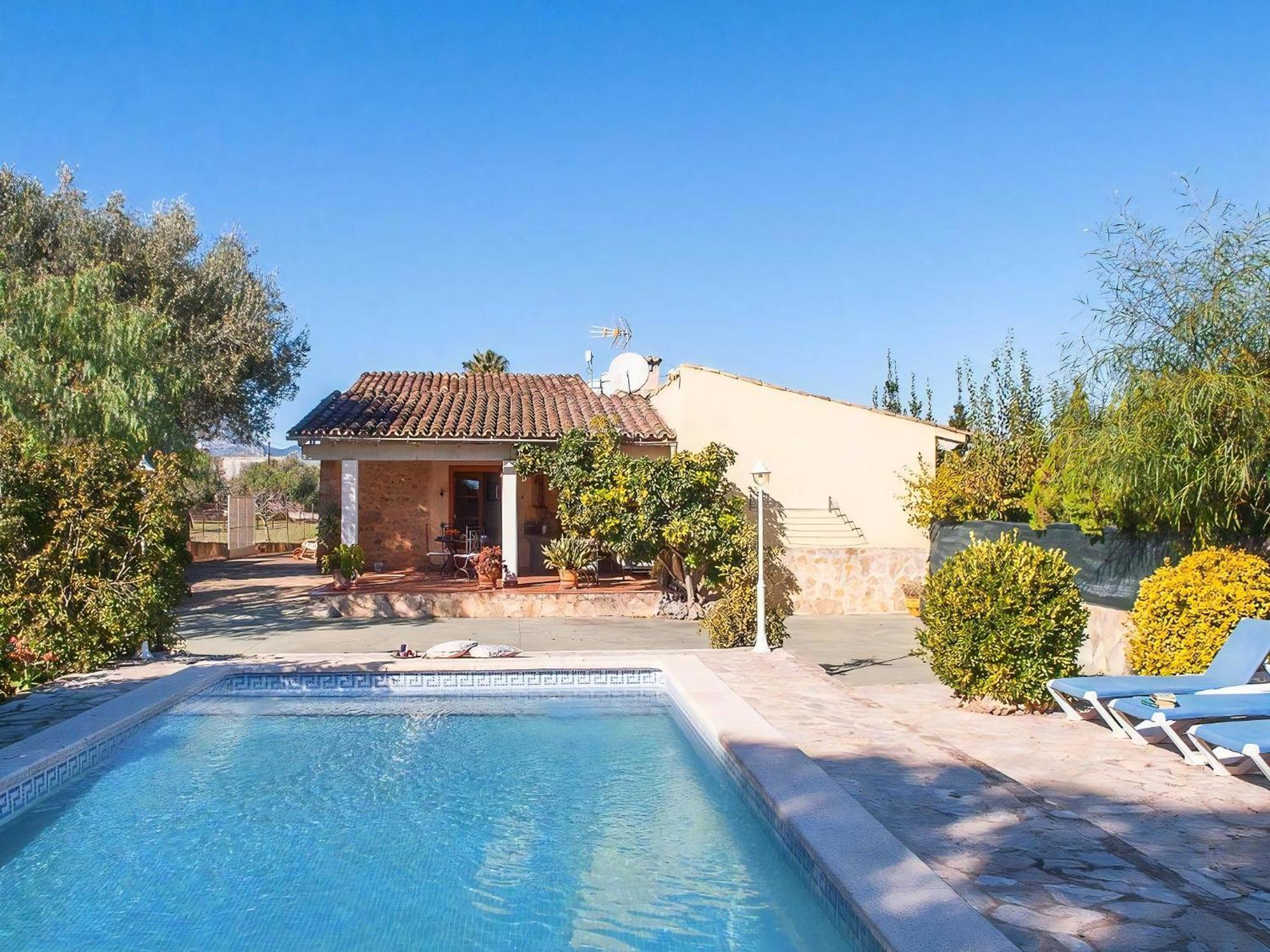 - Cosy 3 Bedroom With Private Pool And Ac *