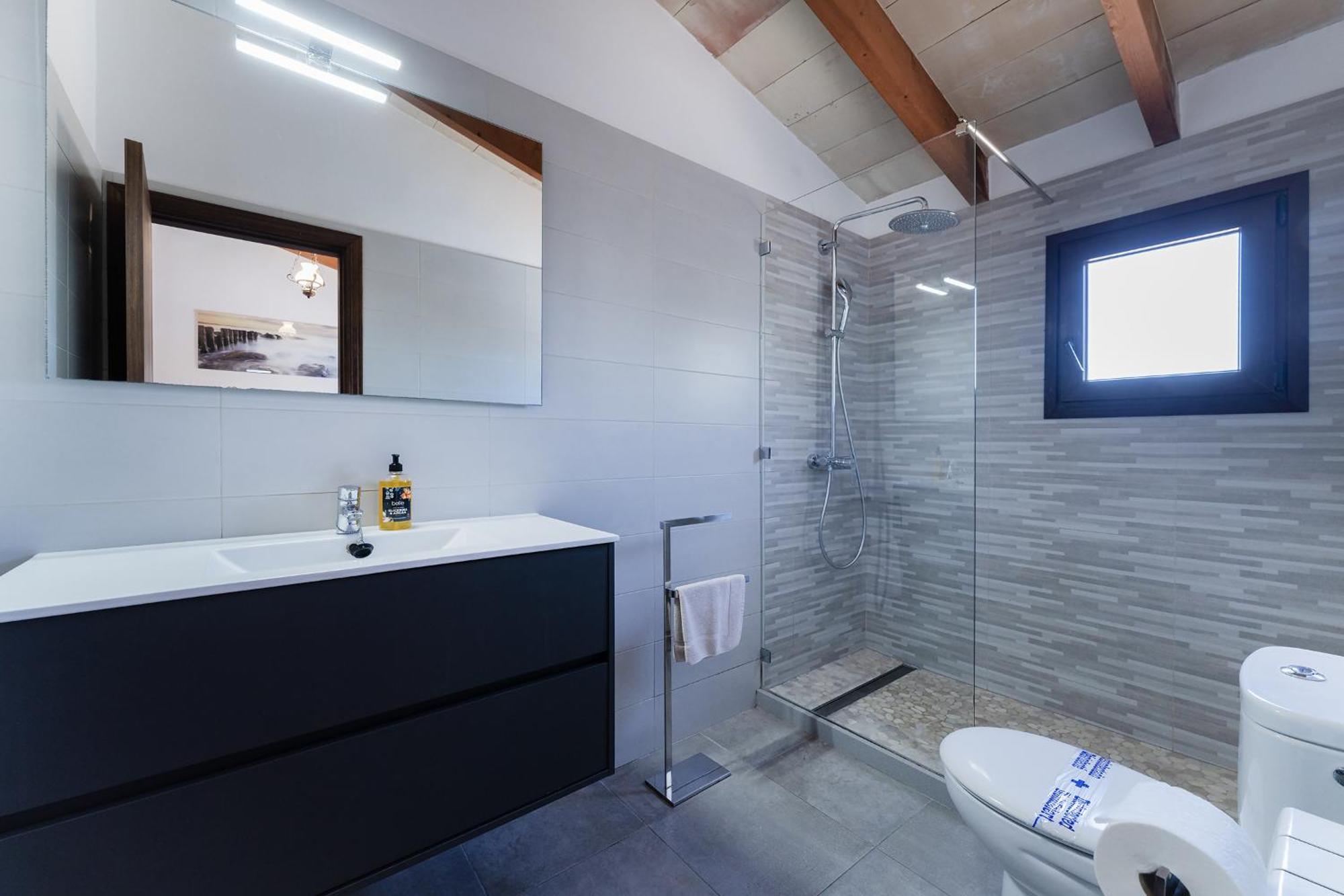 Chalet Con Piscina Bbq Terraza Y Wifi