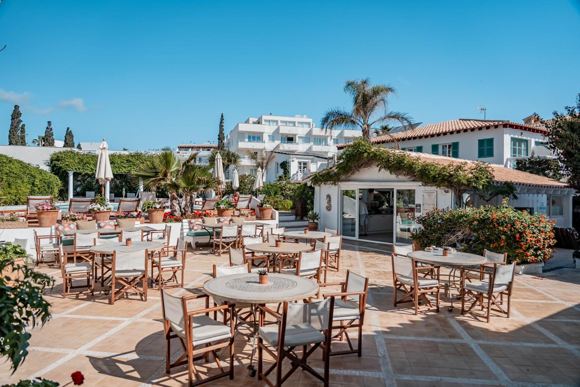 The Sea Club Bed and breakfast