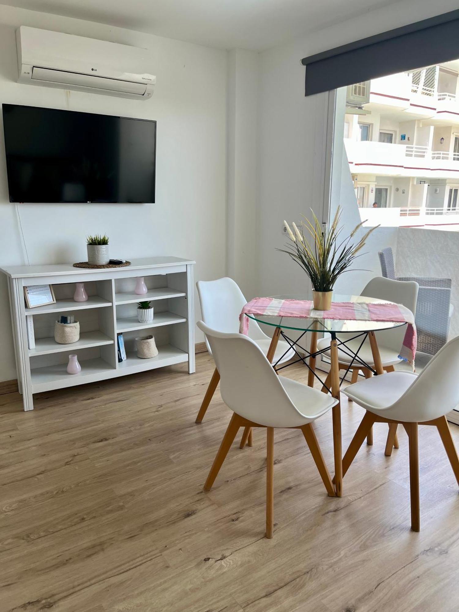 Summer In Alcudia With Pool-a/c-wifi-netflix... * Puerto de Alcúdia