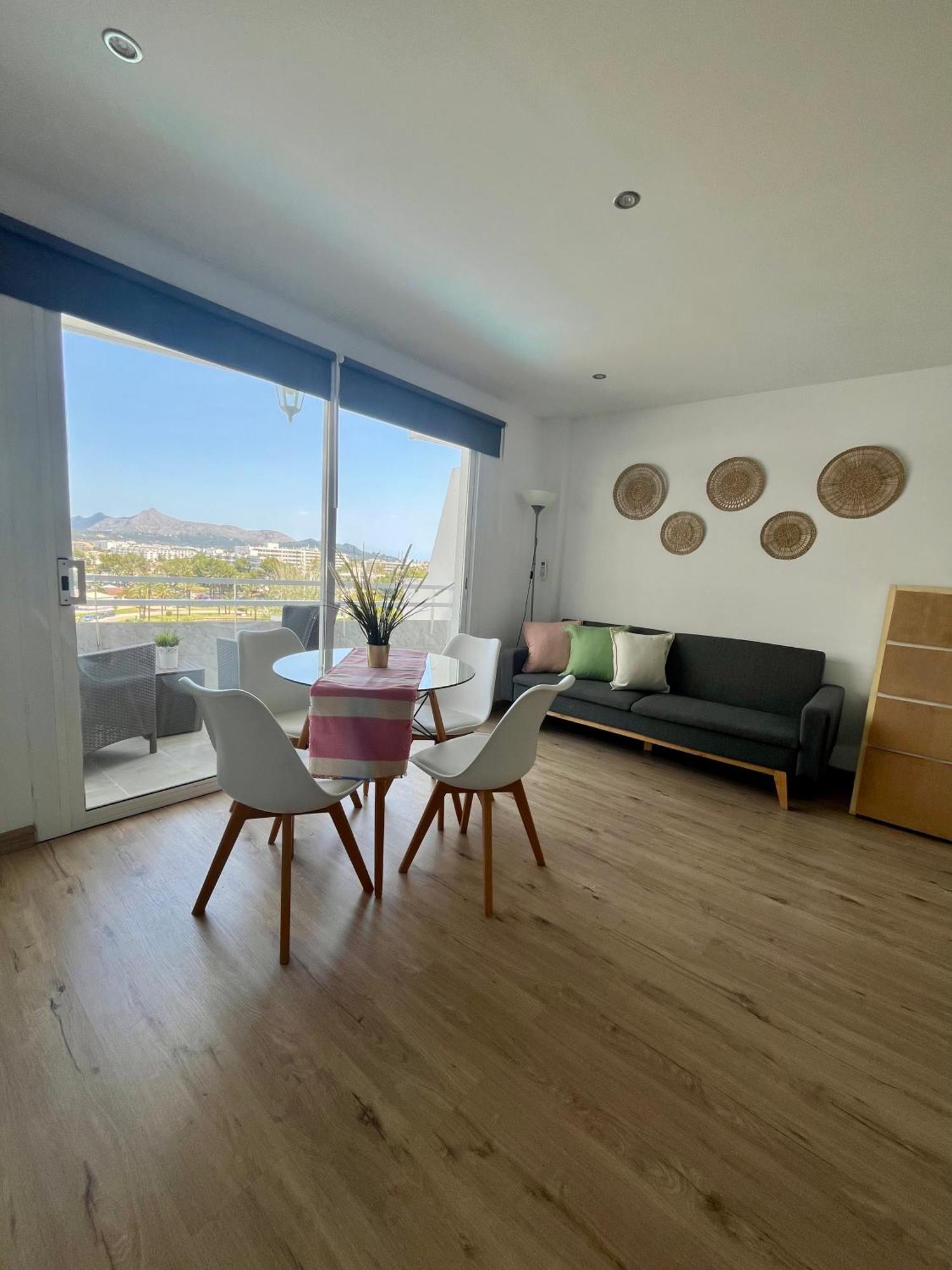 Summer In Alcudia With Pool-a/c-wifi-netflix... Apartamento Puerto de Alcúdia