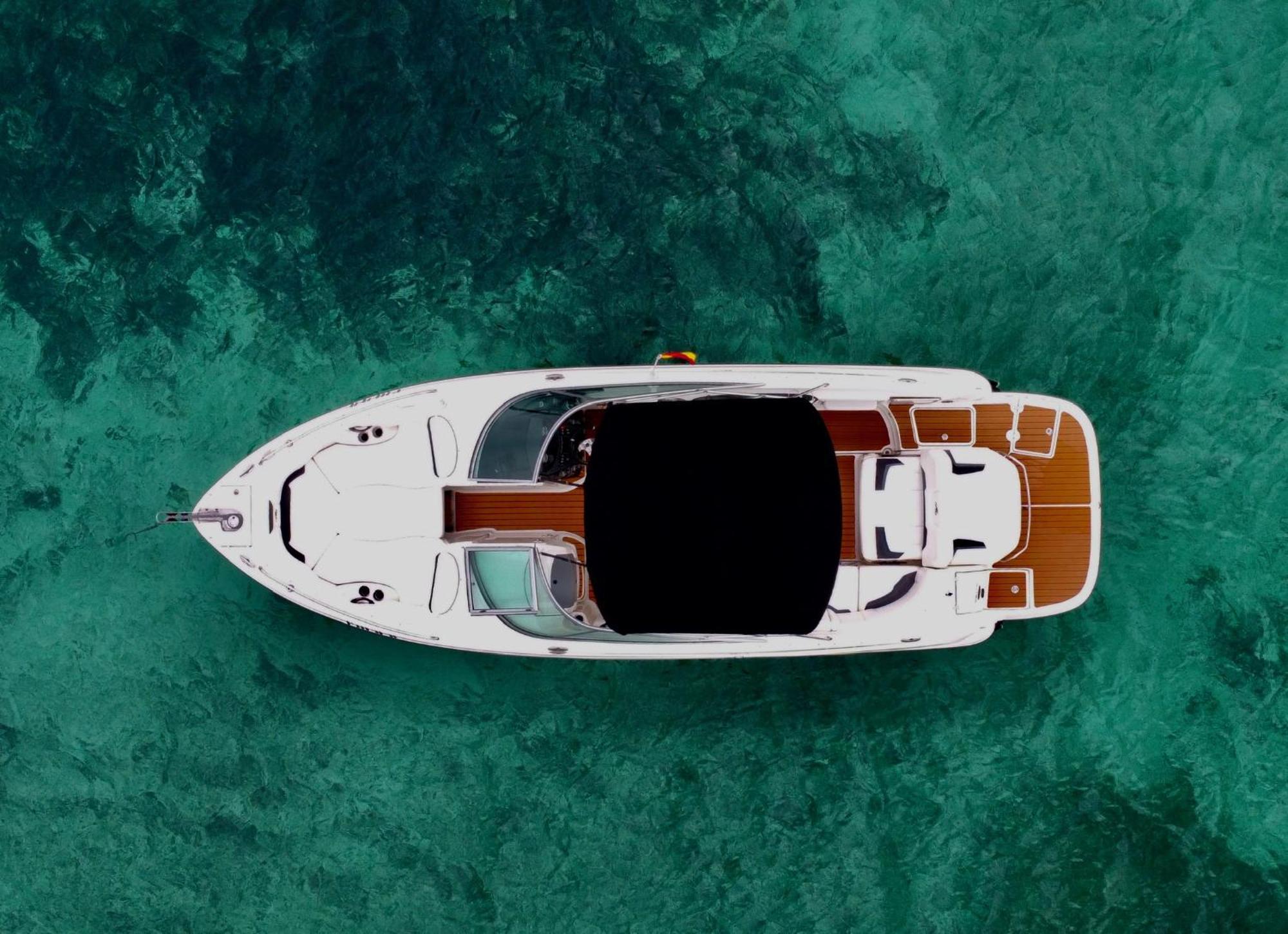 Mallorcainblue Charter Hotel en barco