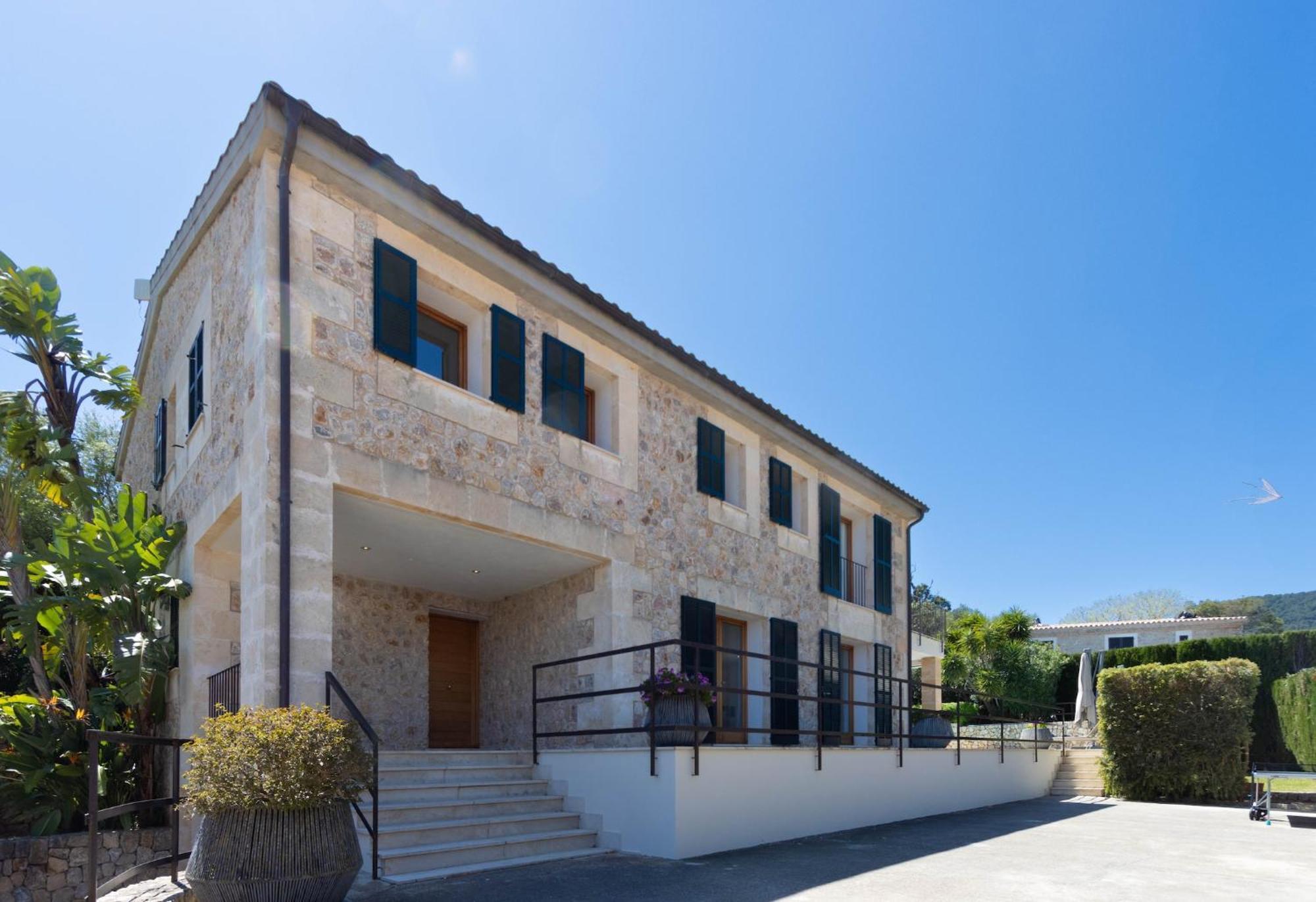 Menut Nou Villa *