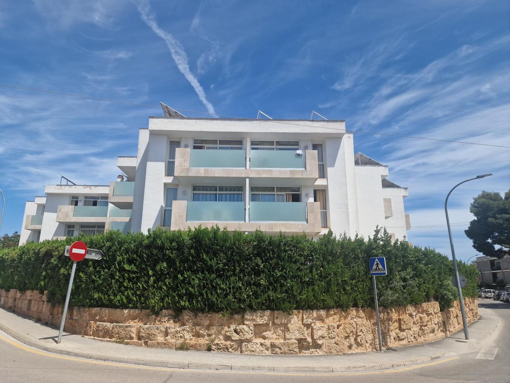 Martha's Apartahotel 2*