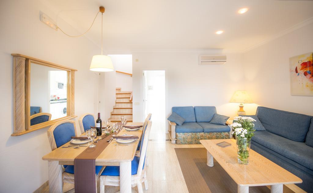 Ona Village Aparthotel 4*