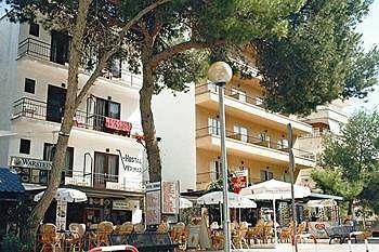 Hostal Elegance Playa Arenal Iii *