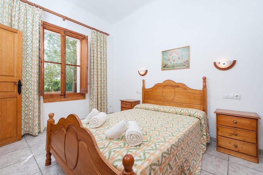 Roques Blanques Villa