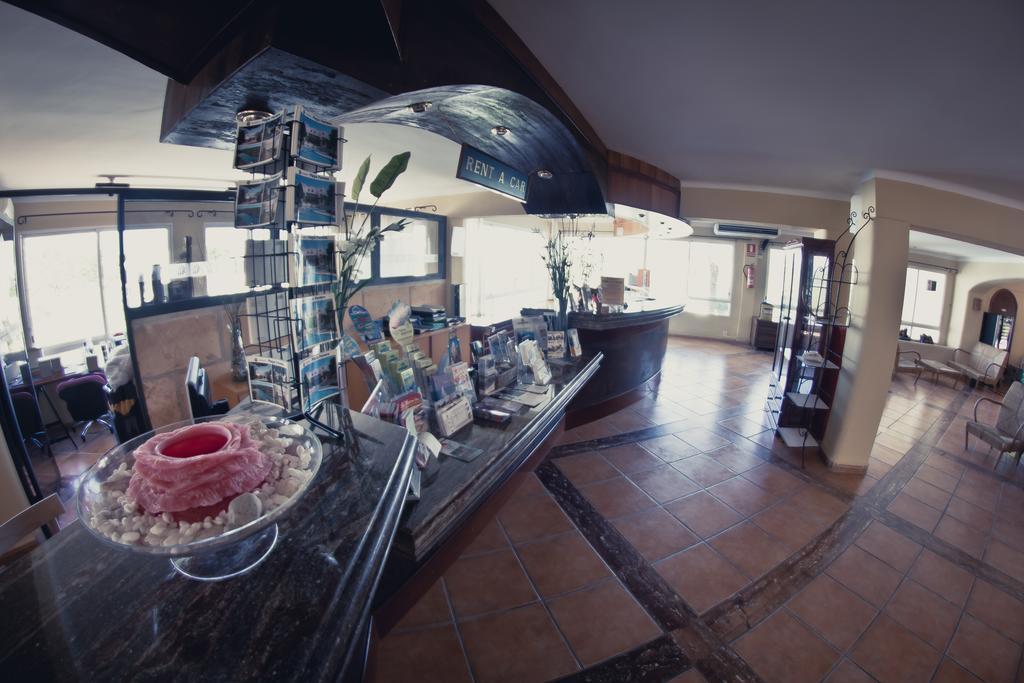 Apartahotel Playa Ferrera 3*