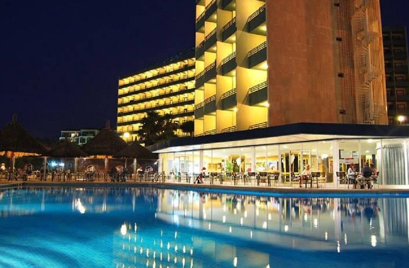 Vibra Beverly Playa Hotel