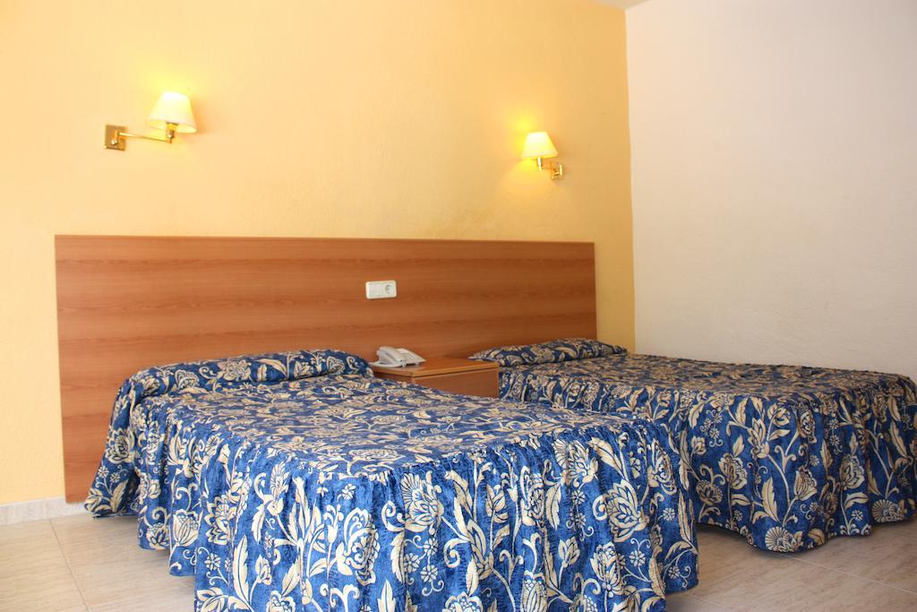Fergus Pax- Adults Only Hotel 3*
