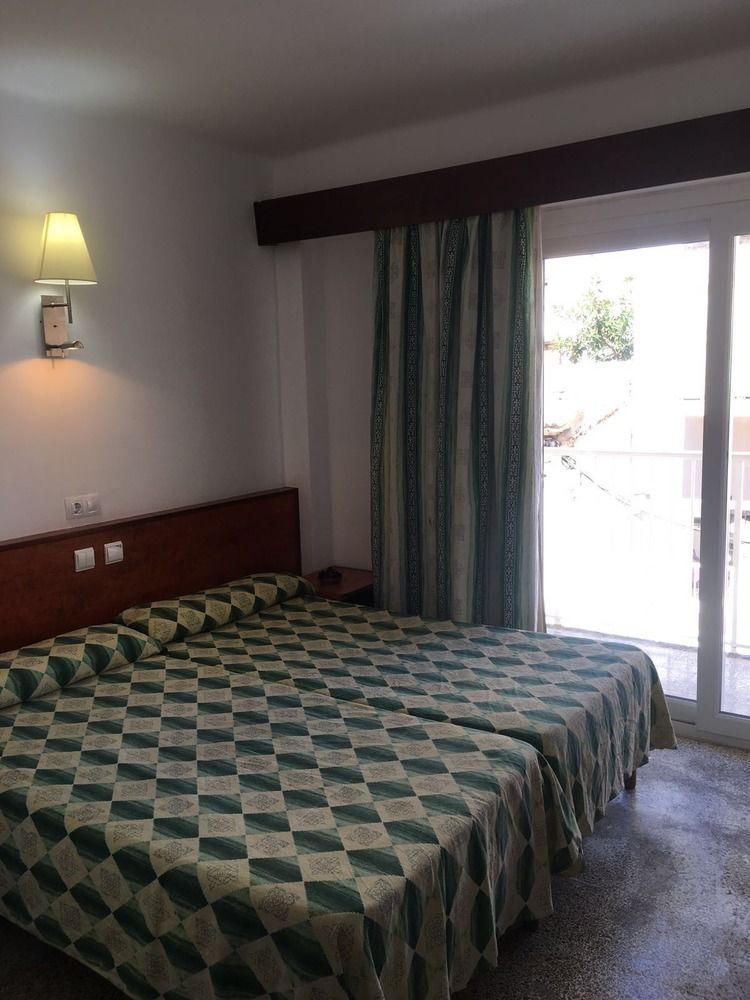 Hotel Hostal Lido *