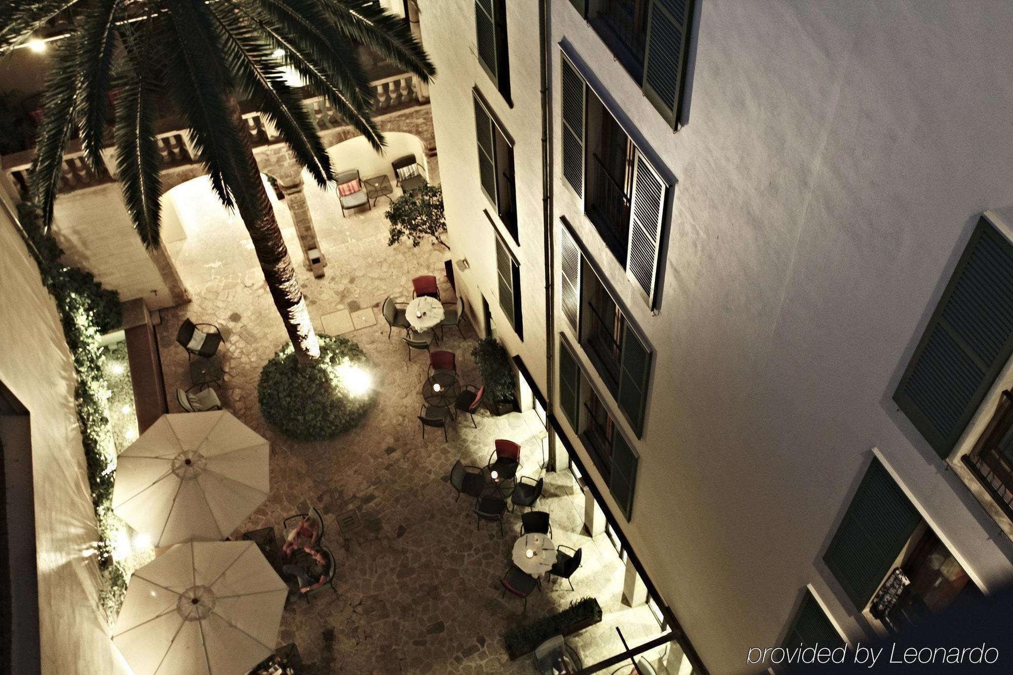 Petit Palace Tres 4*